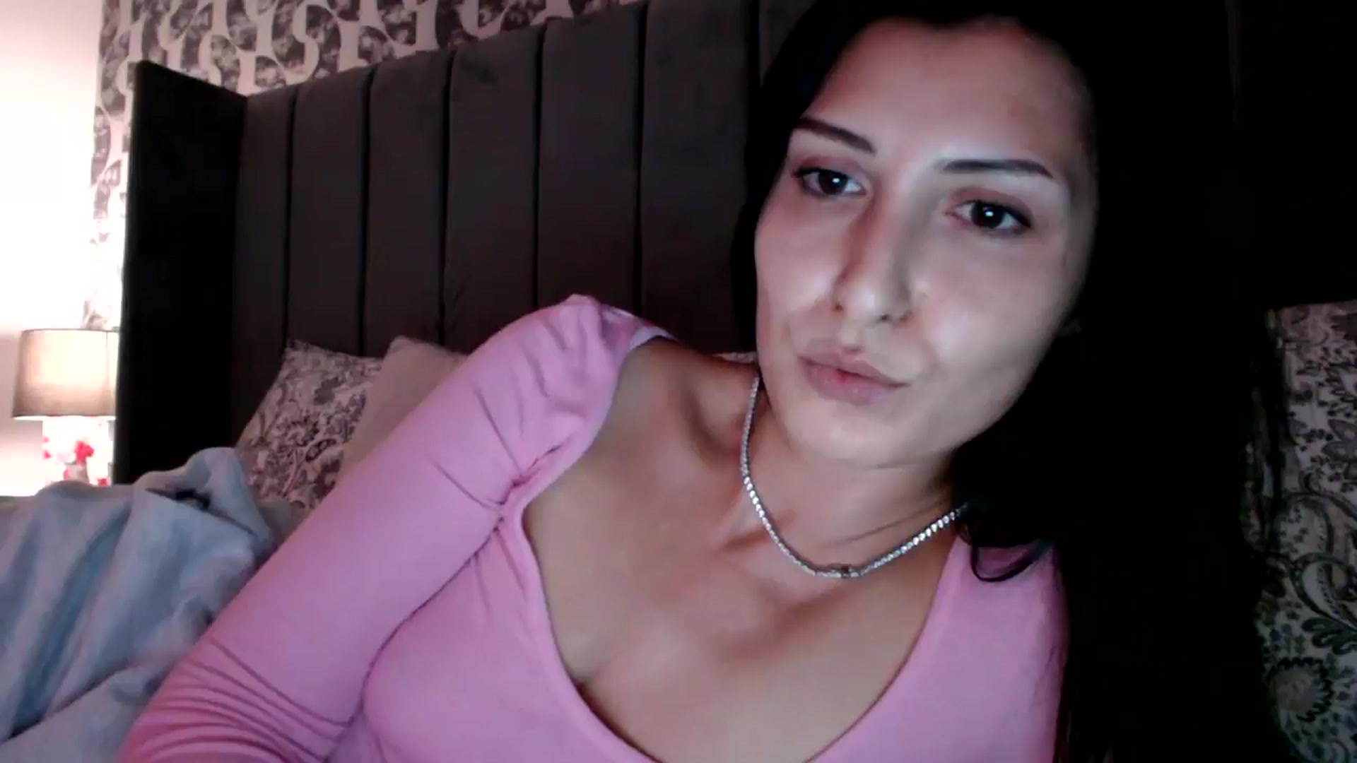 Gallery image thumbnail from MissLeanne's myfreecams stream on, 08/19/2025, 19:19 image 16 of 20