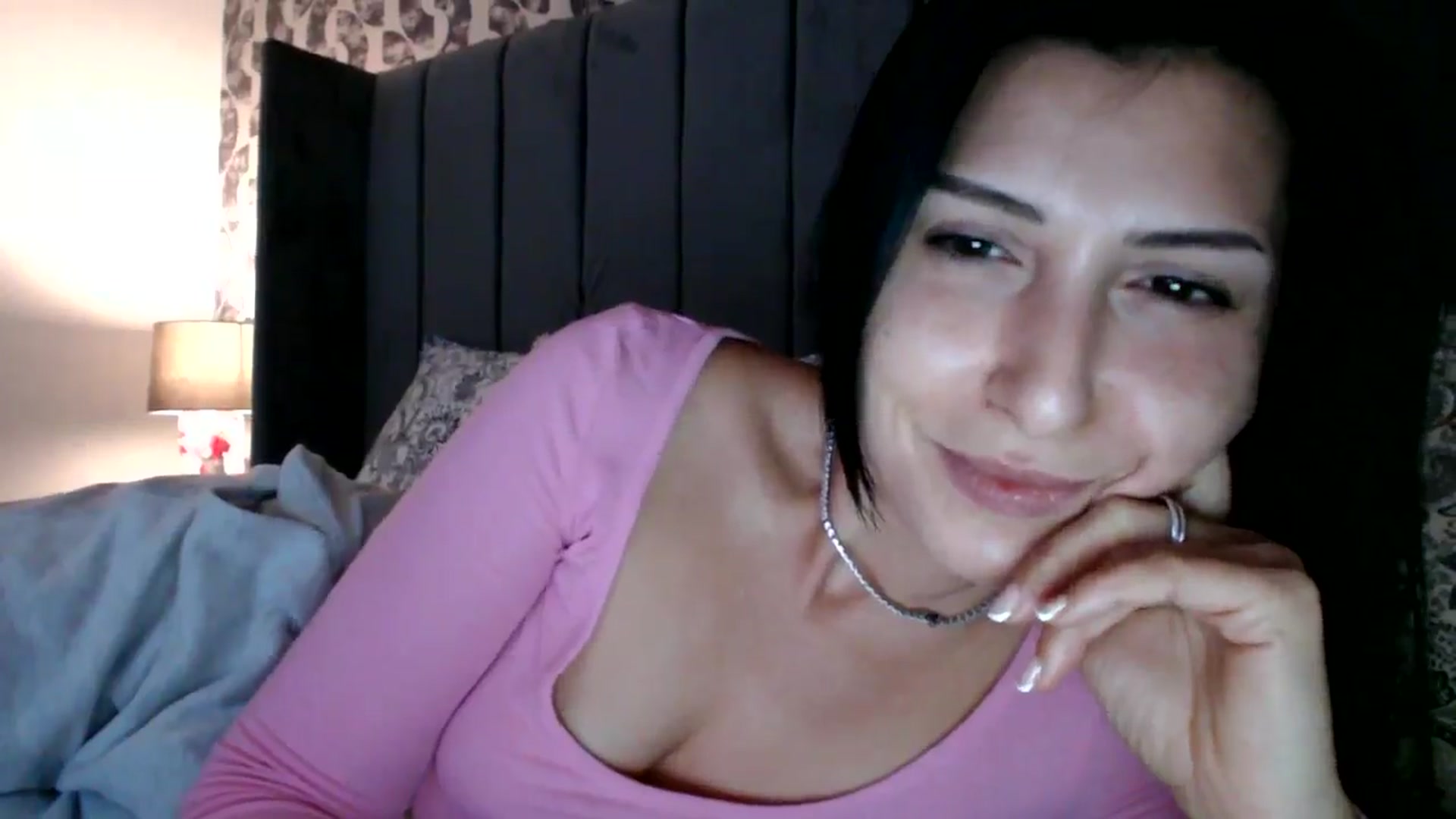 Gallery image thumbnail from MissLeanne's myfreecams stream on, 08/19/2025, 19:55 image 5 of 20