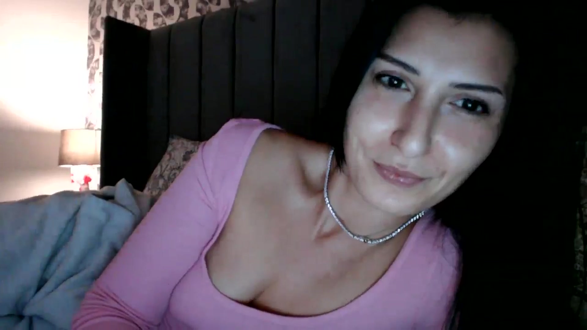 Gallery image thumbnail from MissLeanne's myfreecams stream on, 08/19/2025, 19:55 image 3 of 20