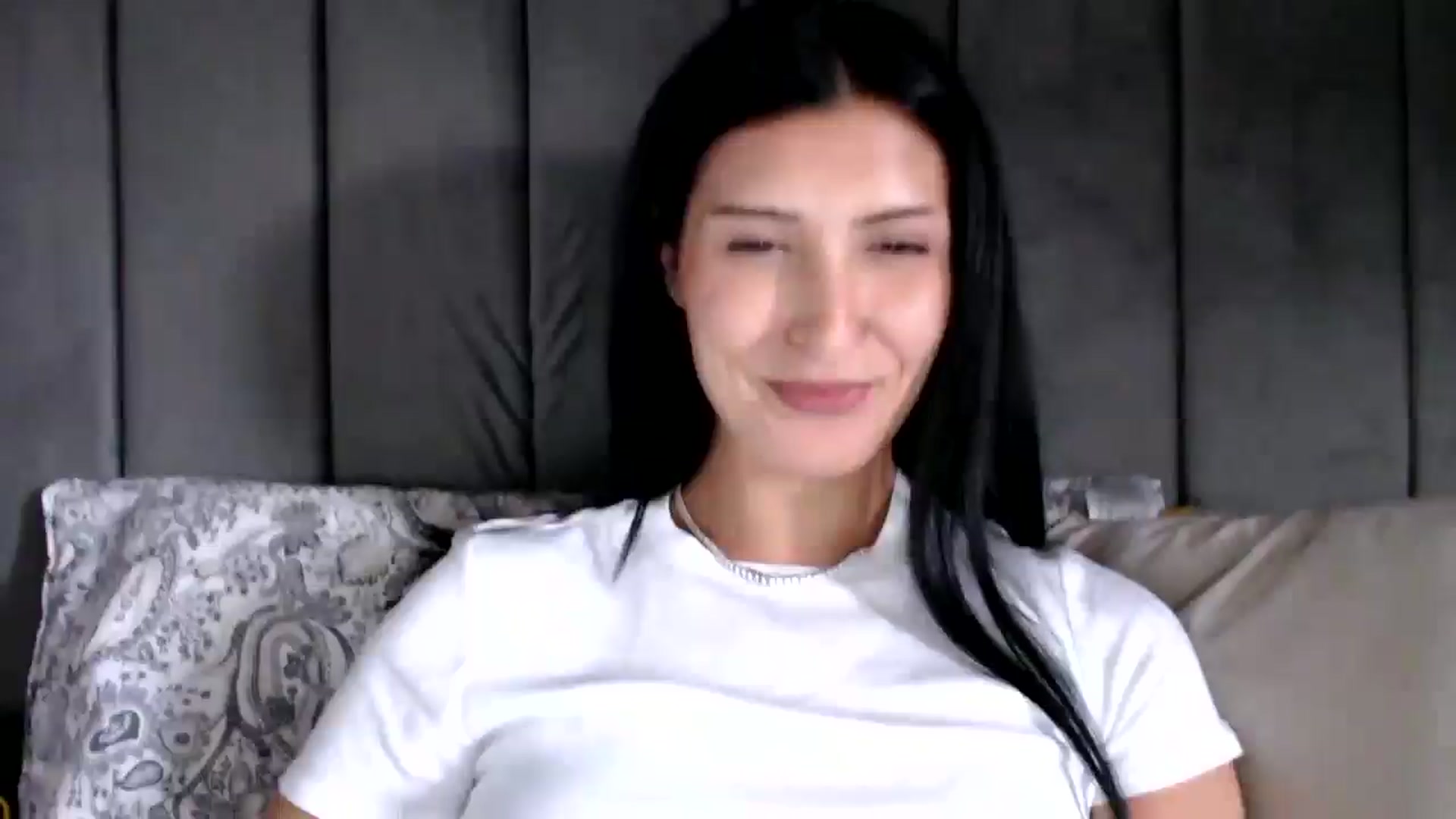 Gallery image thumbnail from MissLeanne's myfreecams stream on, 08/21/2025, 14:51 image 1 of 20