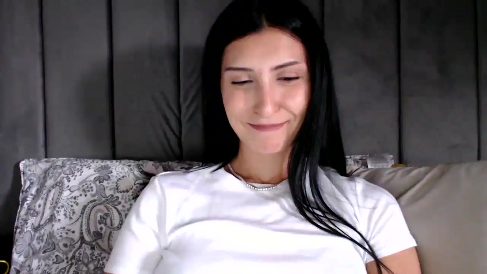 Gallery image thumbnail from MissLeanne's myfreecams stream on, 08/21/2025, 14:51 image 2 of 20