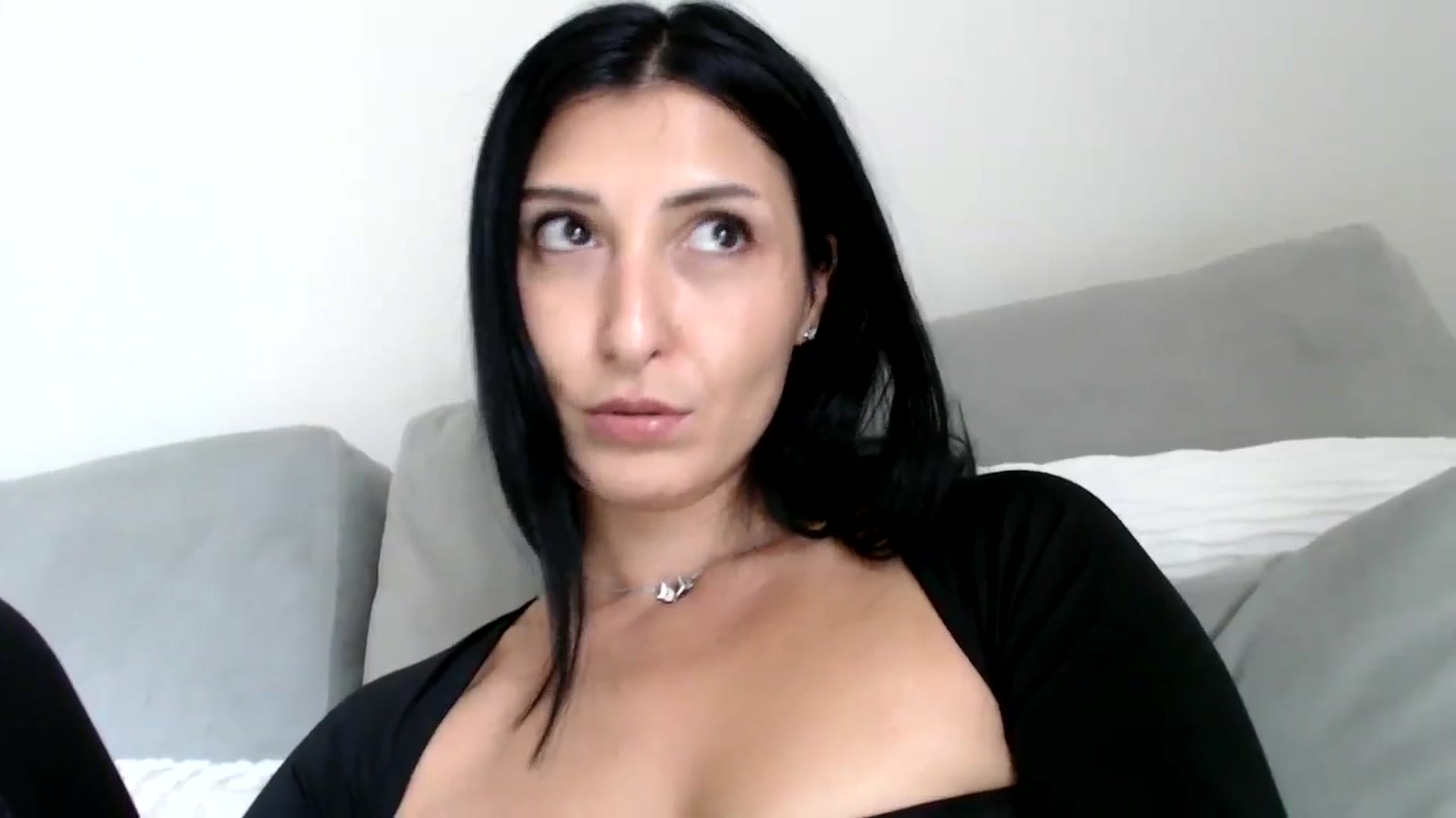 Gallery image thumbnail from MissLeanne's myfreecams stream on, 08/22/2025, 14:10 image 9 of 20