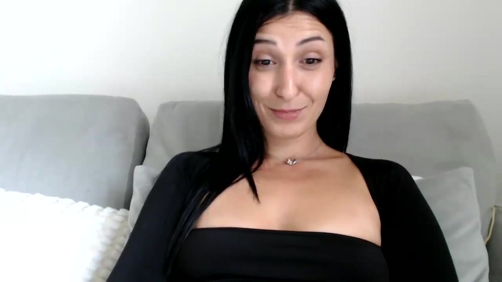 Gallery image thumbnail from MissLeanne's myfreecams stream on, 08/22/2025, 15:00 image 4 of 20