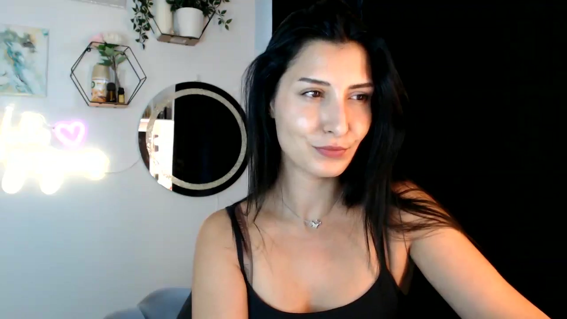 Gallery image thumbnail from MissLeanne's myfreecams stream on, 09/01/2025, 14:10 image 4 of 20
