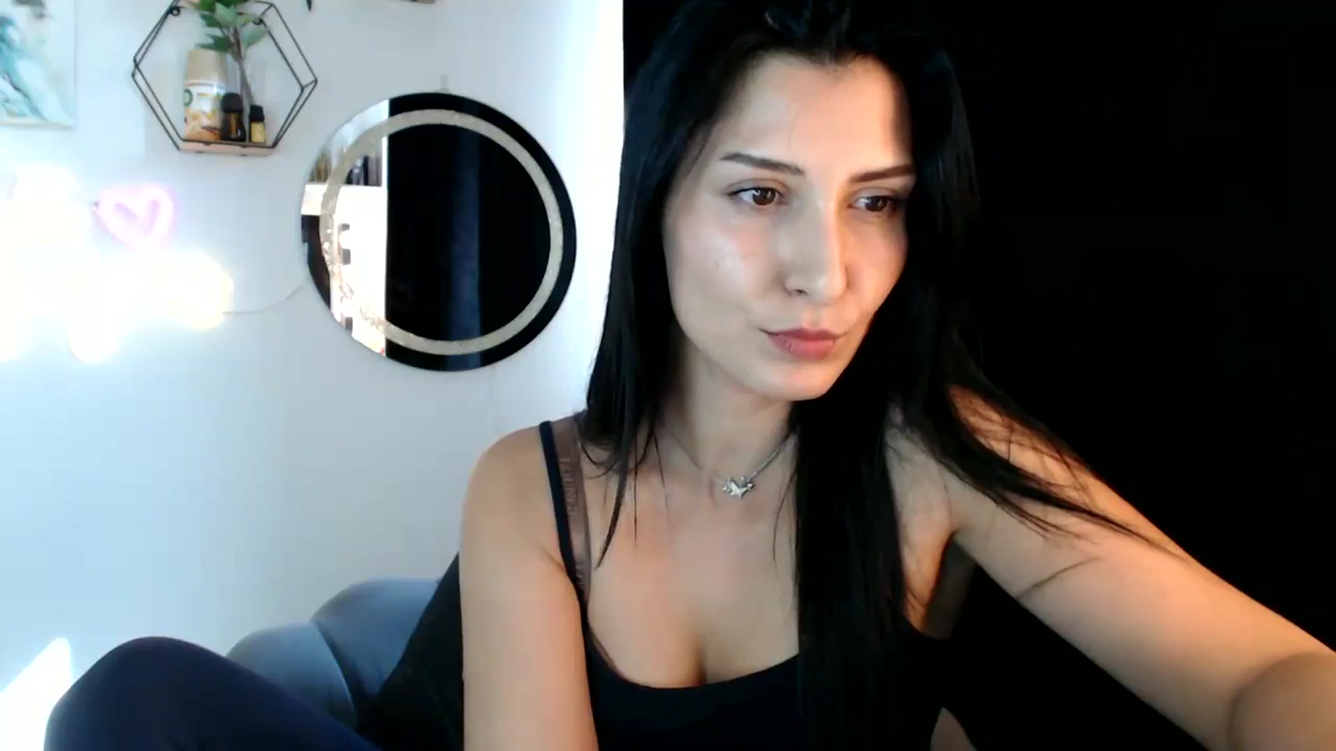 Gallery image thumbnail from MissLeanne's myfreecams stream on, 09/01/2025, 14:10 image 14 of 20