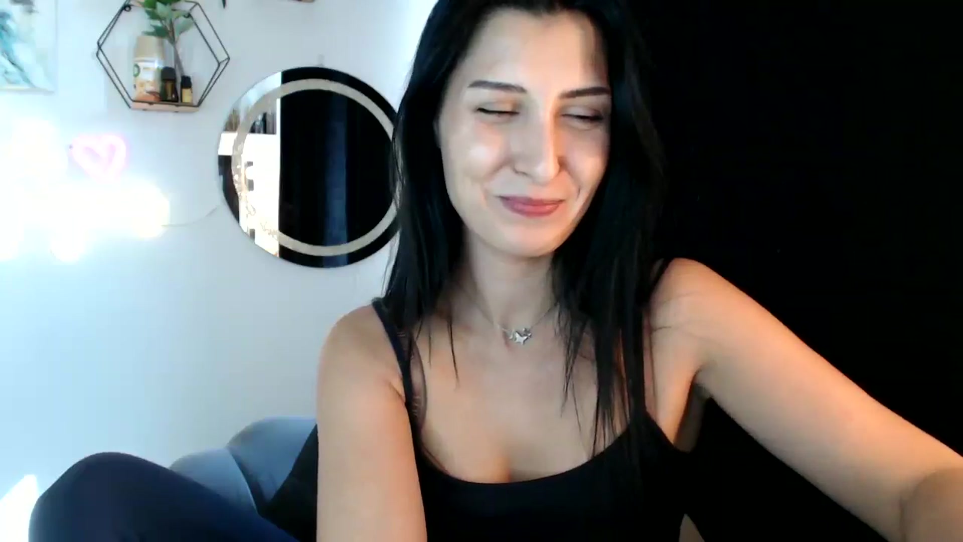 Gallery image thumbnail from MissLeanne's myfreecams stream on, 09/01/2025, 14:10 image 12 of 20