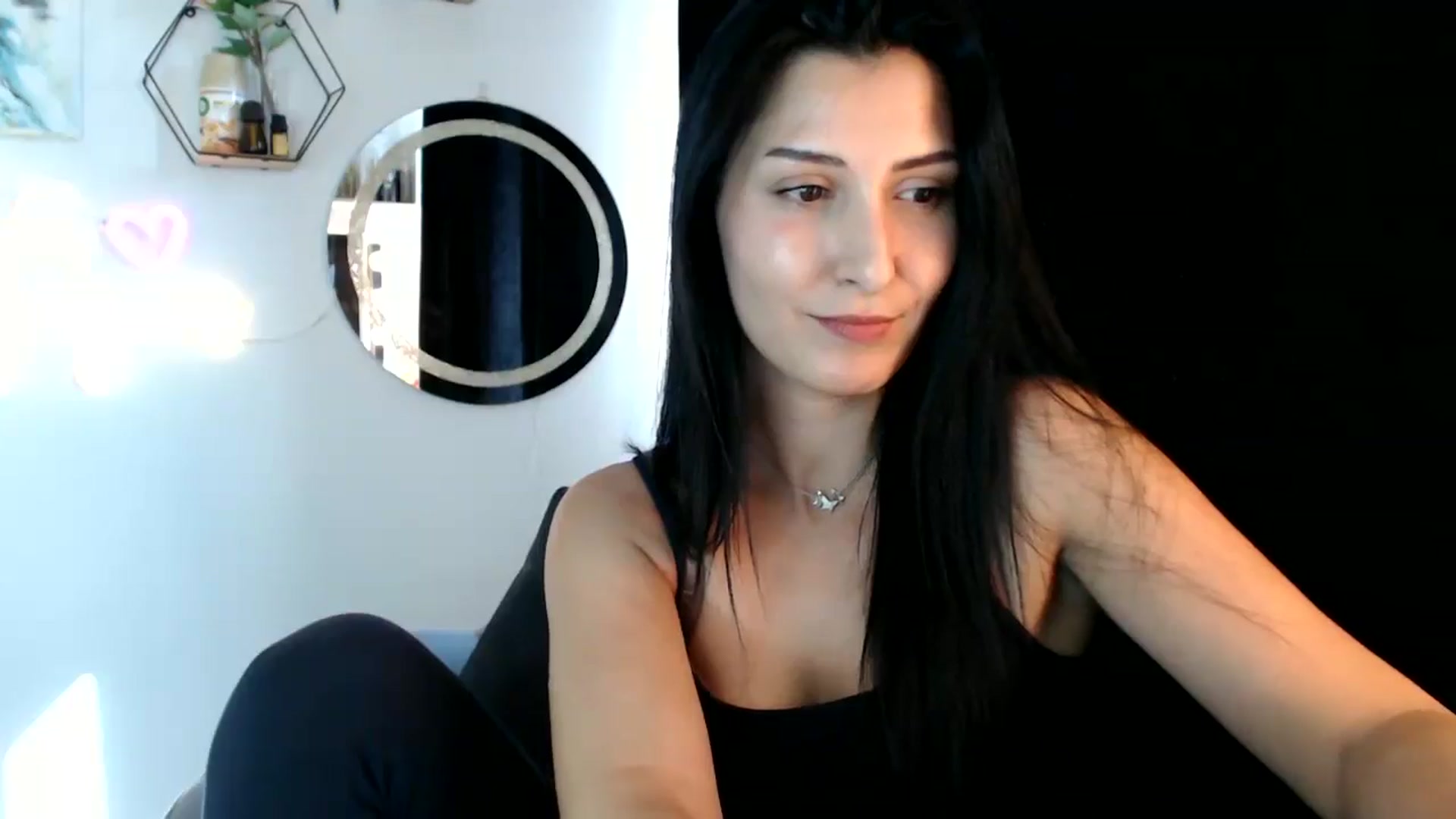 Gallery image thumbnail from MissLeanne's myfreecams stream on, 09/01/2025, 14:10 image 16 of 20