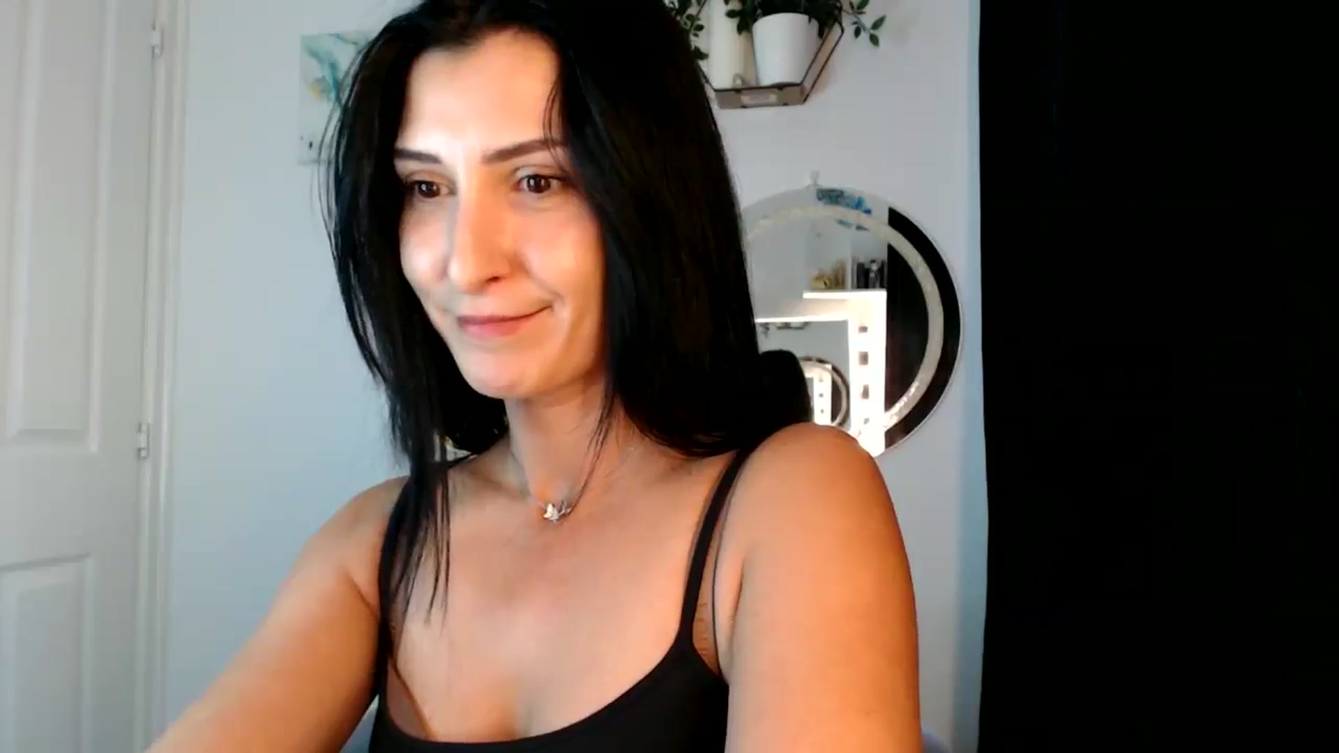 Gallery image thumbnail from MissLeanne's myfreecams stream on, 09/01/2025, 14:10 image 2 of 20