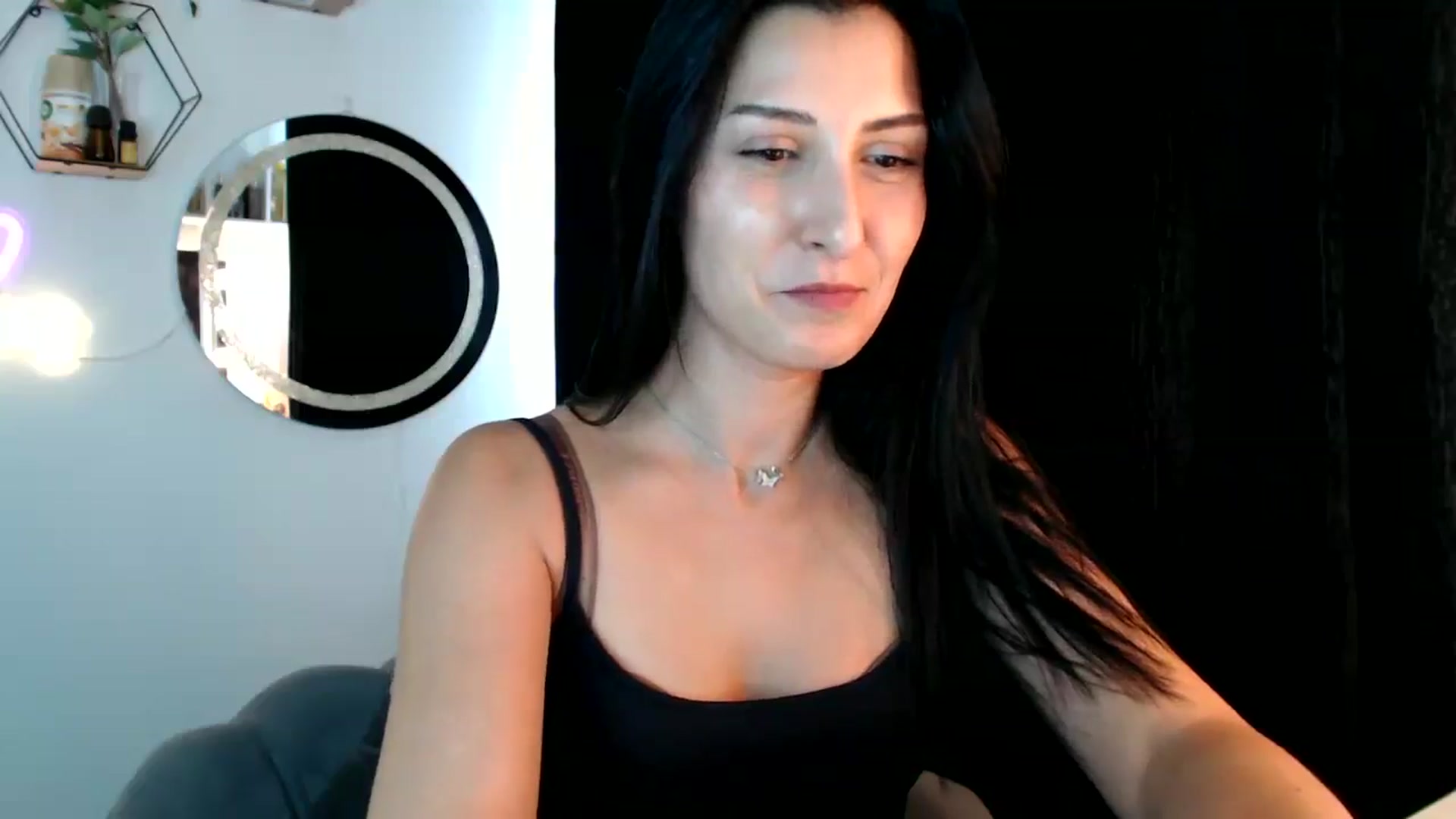 Gallery image thumbnail from MissLeanne's myfreecams stream on, 09/01/2025, 15:37 image 8 of 20