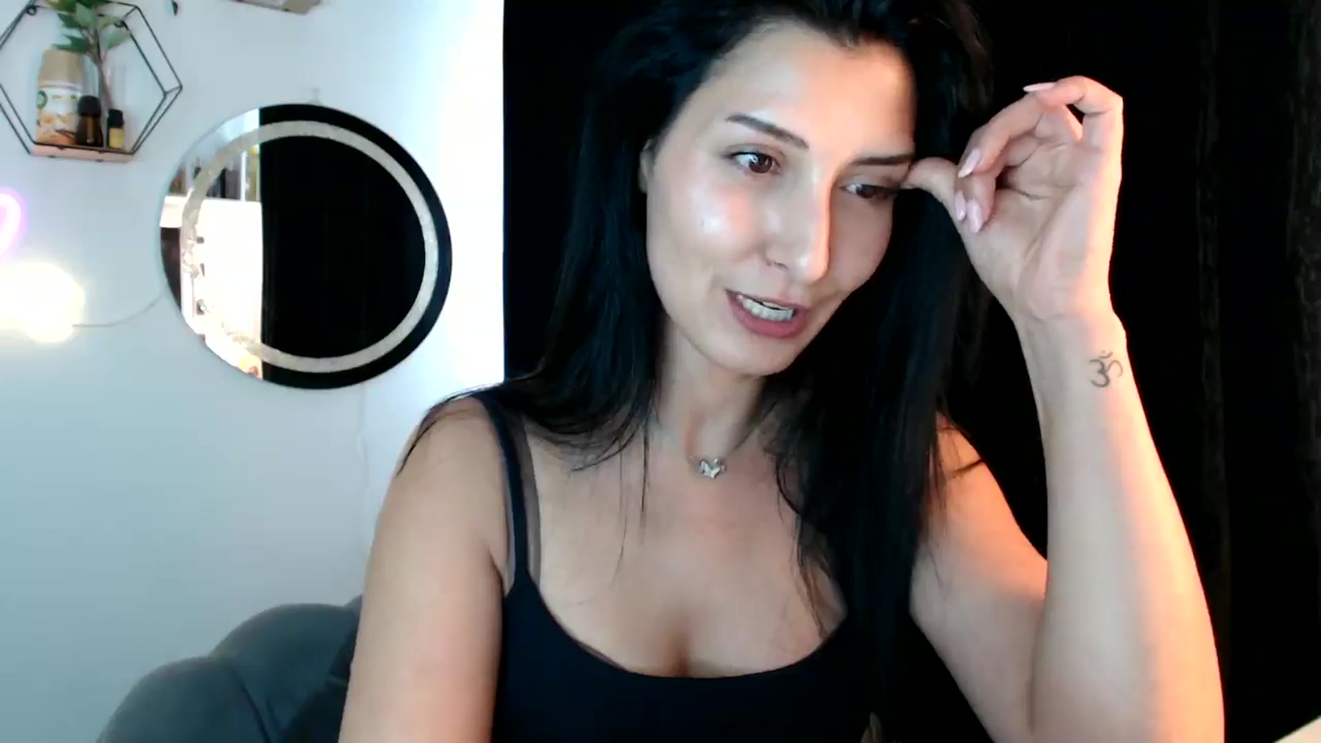 Gallery image thumbnail from MissLeanne's myfreecams stream on, 09/01/2025, 15:37 image 9 of 20