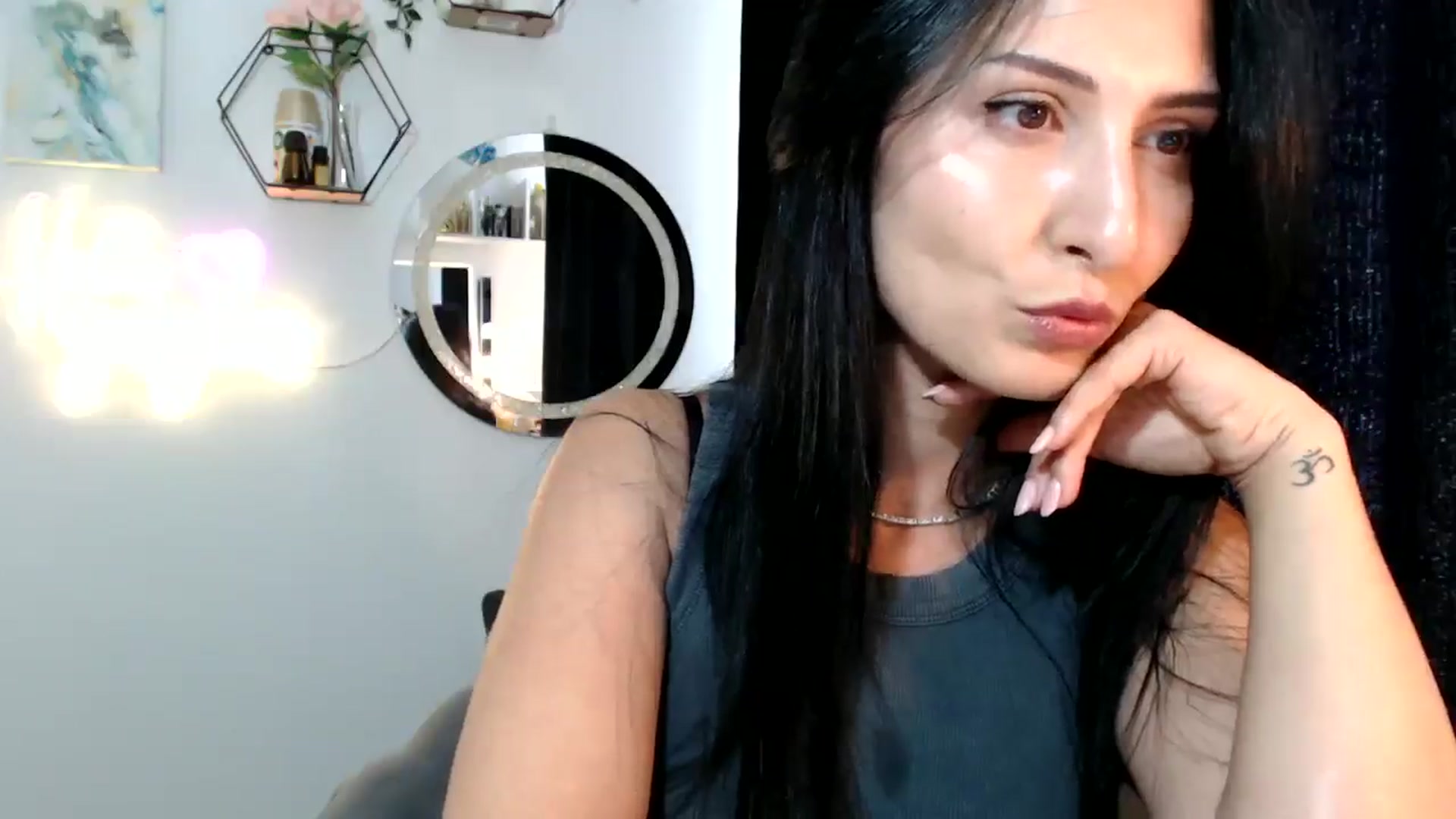 Gallery image thumbnail from MissLeanne's myfreecams stream on, 09/02/2025, 11:09 image 19 of 20