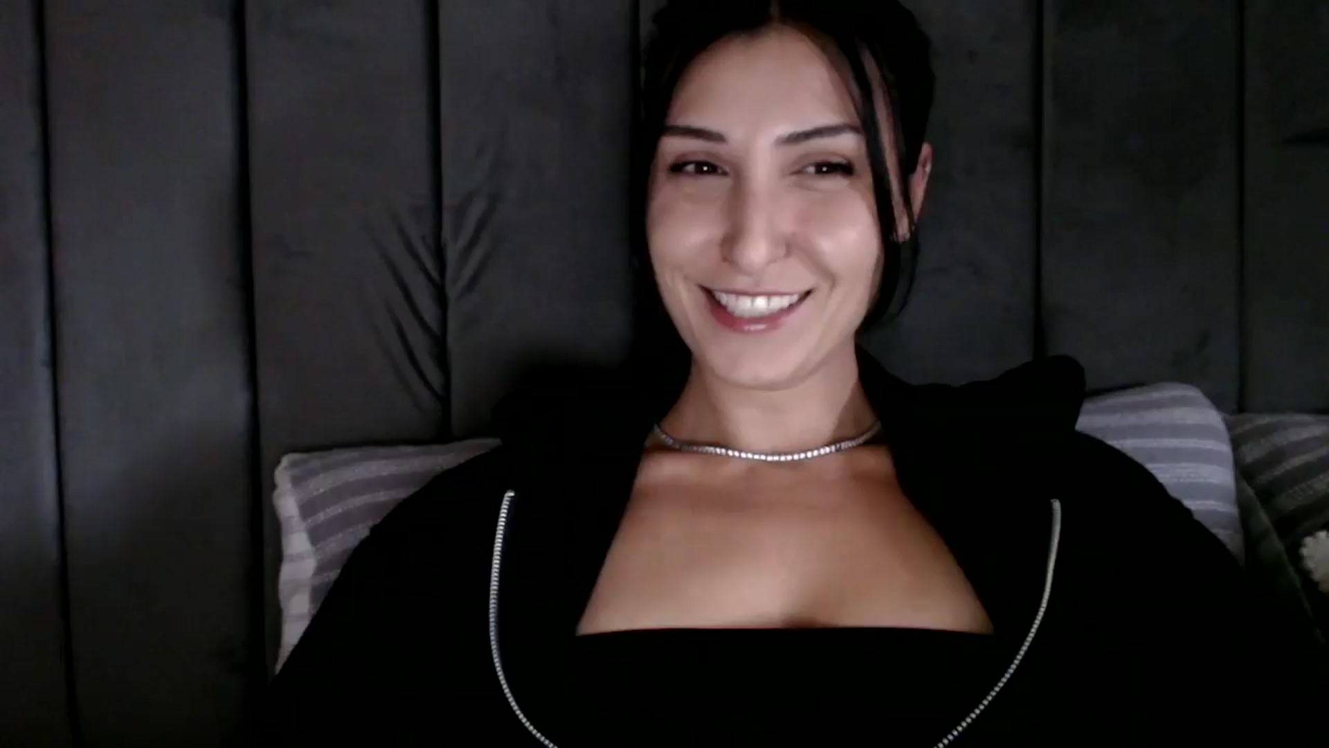 Gallery image thumbnail from MissLeanne's myfreecams stream on, 09/03/2025, 12:25 image 14 of 20