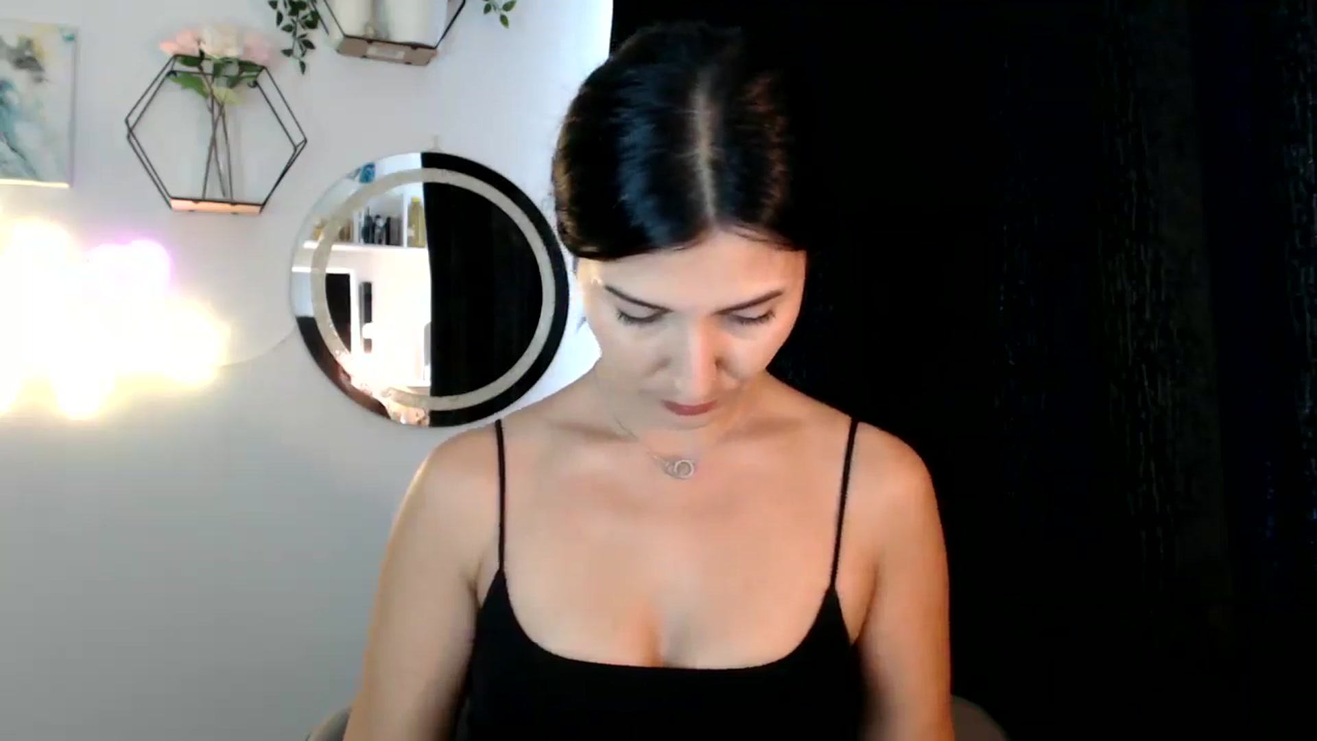Gallery image thumbnail from MissLeanne's myfreecams stream on, 09/05/2025, 10:29 image 17 of 20