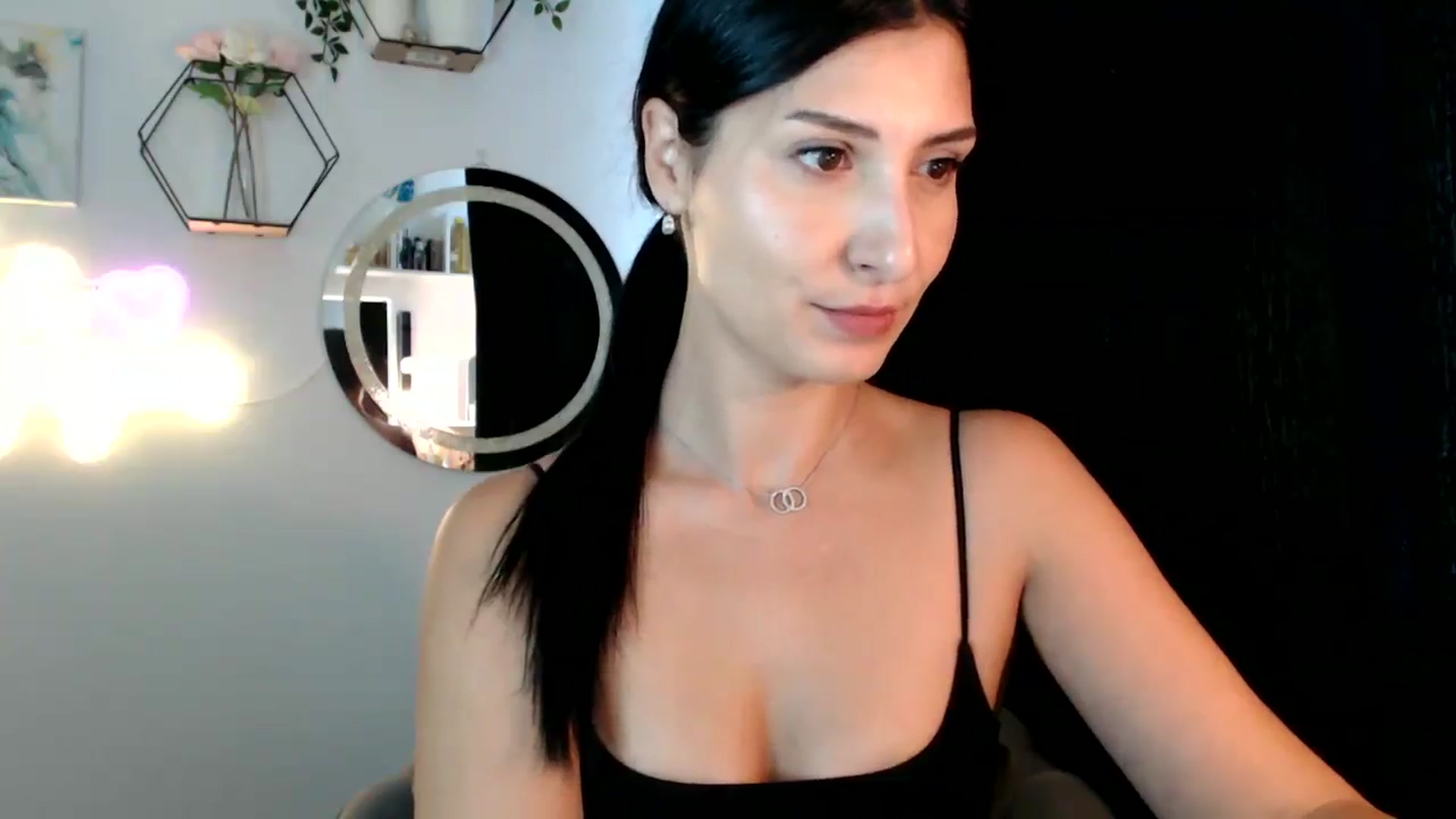 Gallery image thumbnail from MissLeanne's myfreecams stream on, 09/05/2025, 10:29 image 11 of 20