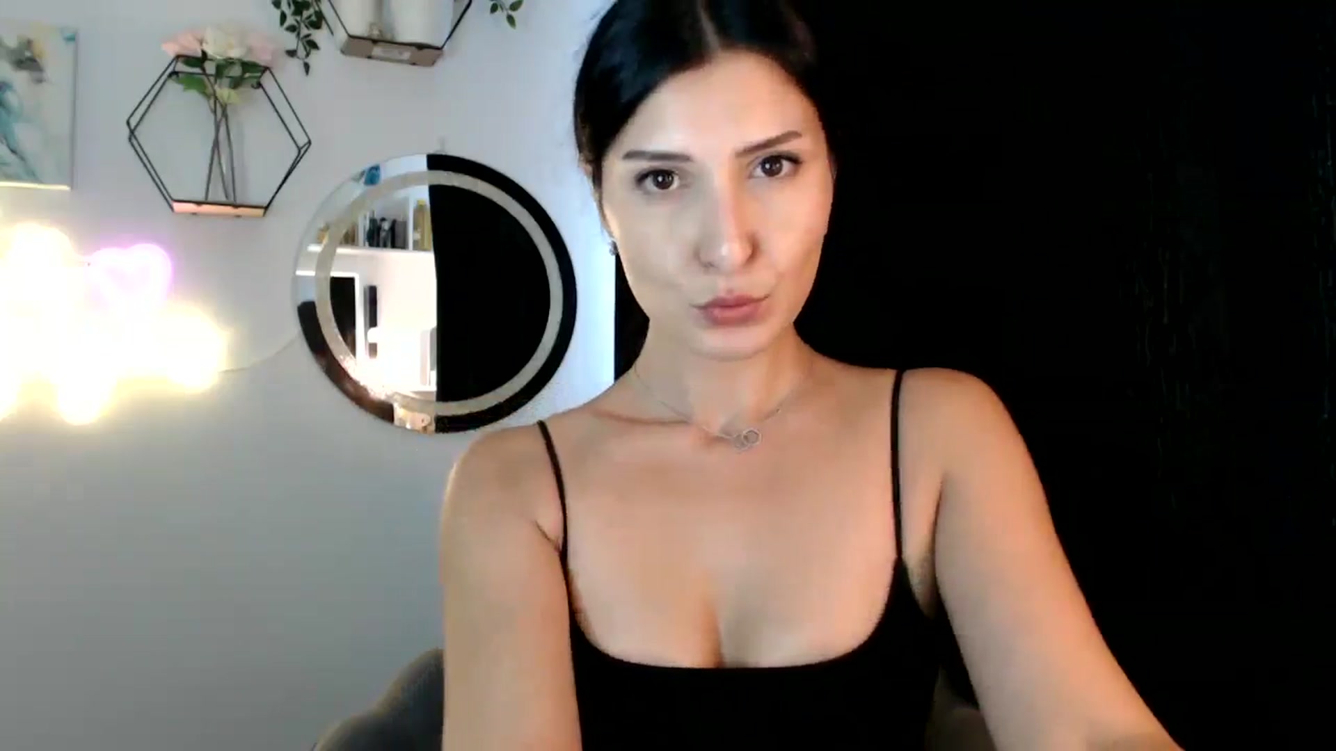 Gallery image thumbnail from MissLeanne's myfreecams stream on, 09/05/2025, 10:29 image 6 of 20