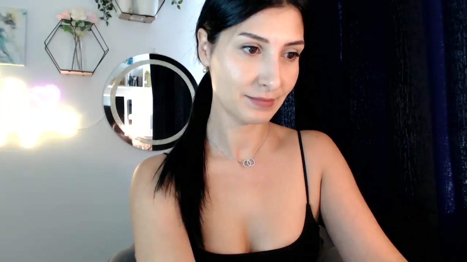 Gallery image thumbnail from MissLeanne's myfreecams stream on, 09/05/2025, 10:29 image 12 of 20