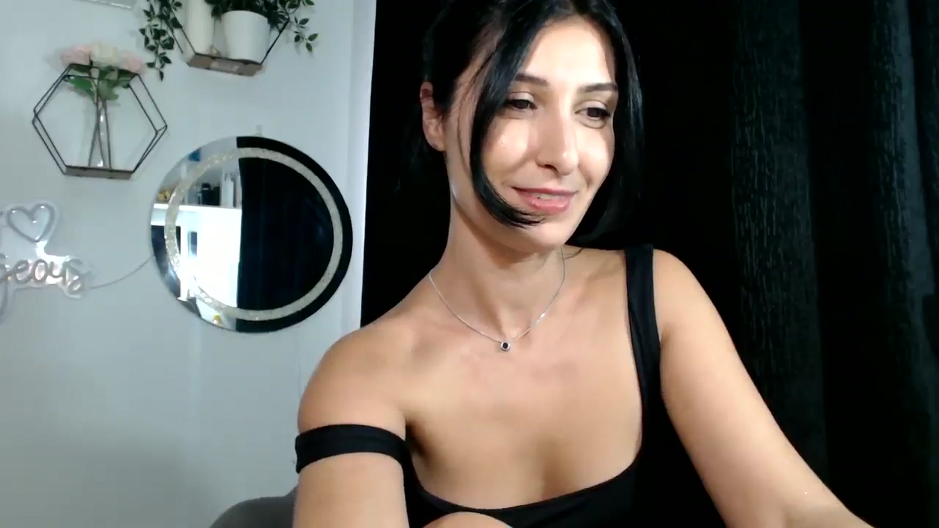 Gallery image thumbnail from MissLeanne's myfreecams stream on, 09/09/2025, 15:10 image 15 of 20