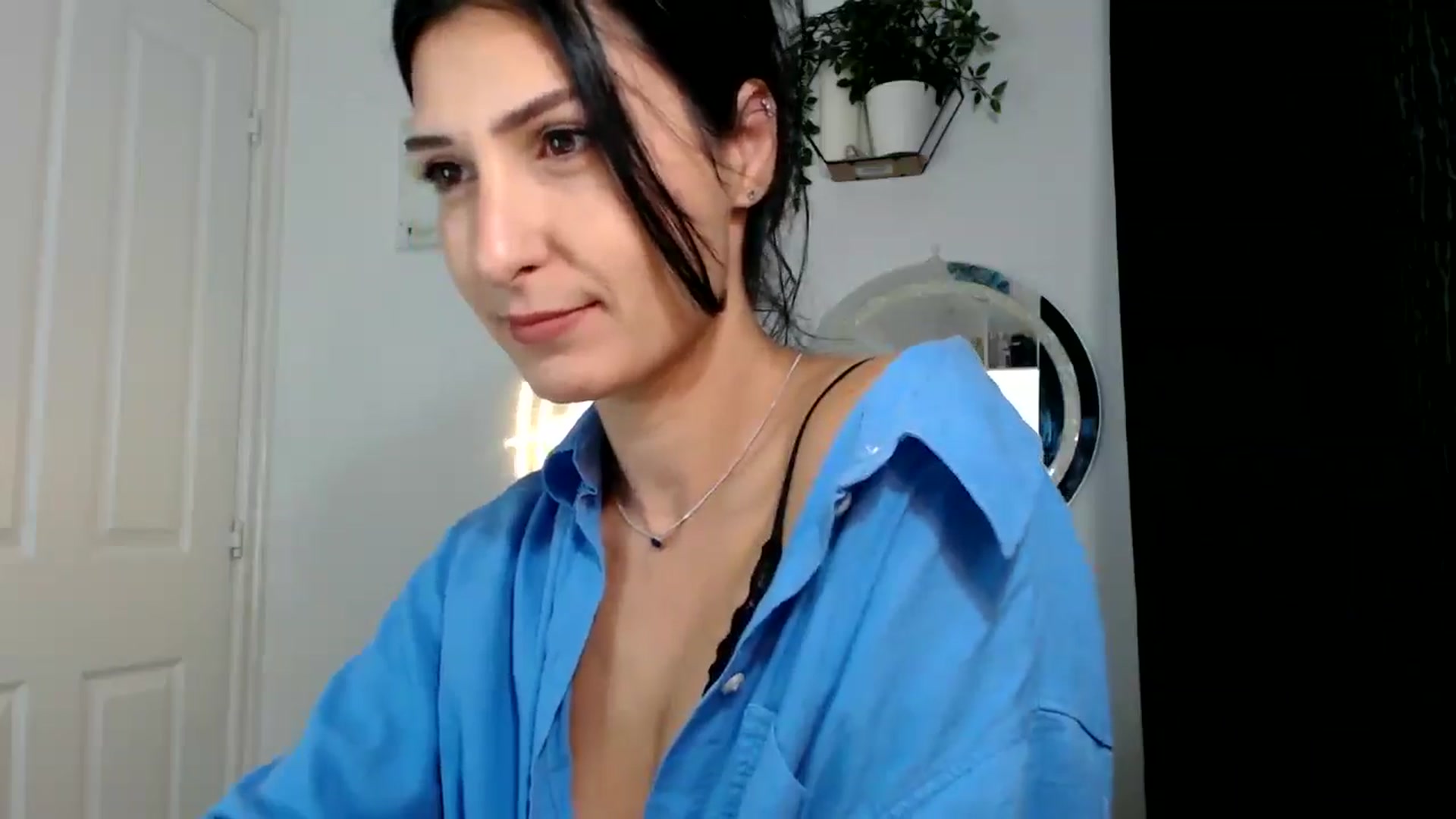 Gallery image thumbnail from MissLeanne's myfreecams stream on, 09/10/2025, 08:12 image 18 of 20