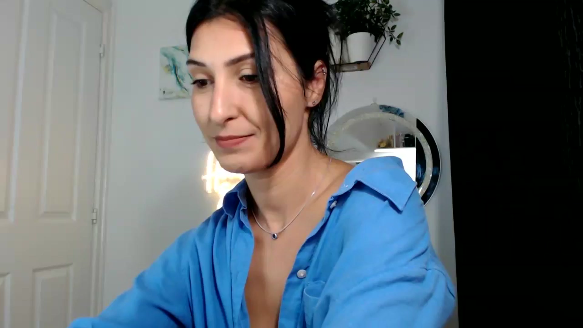 Gallery image thumbnail from MissLeanne's myfreecams stream on, 09/10/2025, 08:12 image 12 of 20
