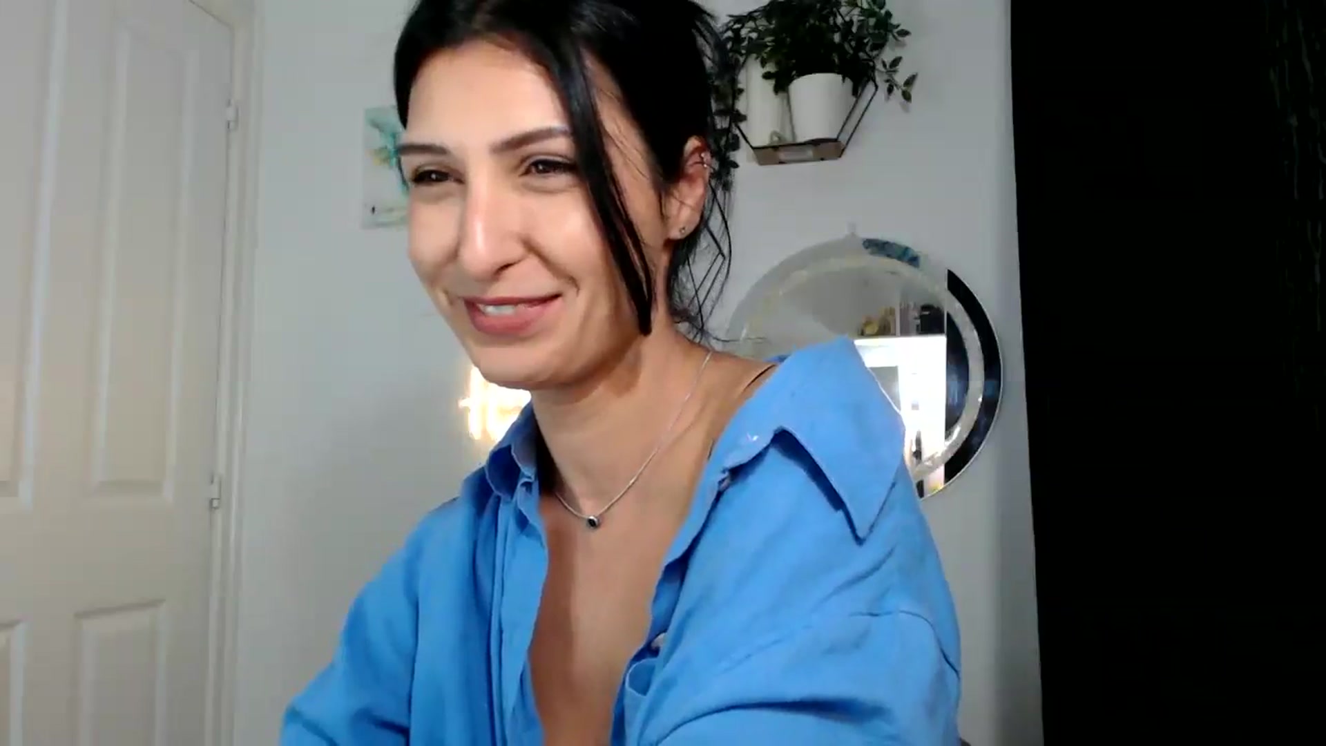 Gallery image thumbnail from MissLeanne's myfreecams stream on, 09/10/2025, 08:12 image 16 of 20