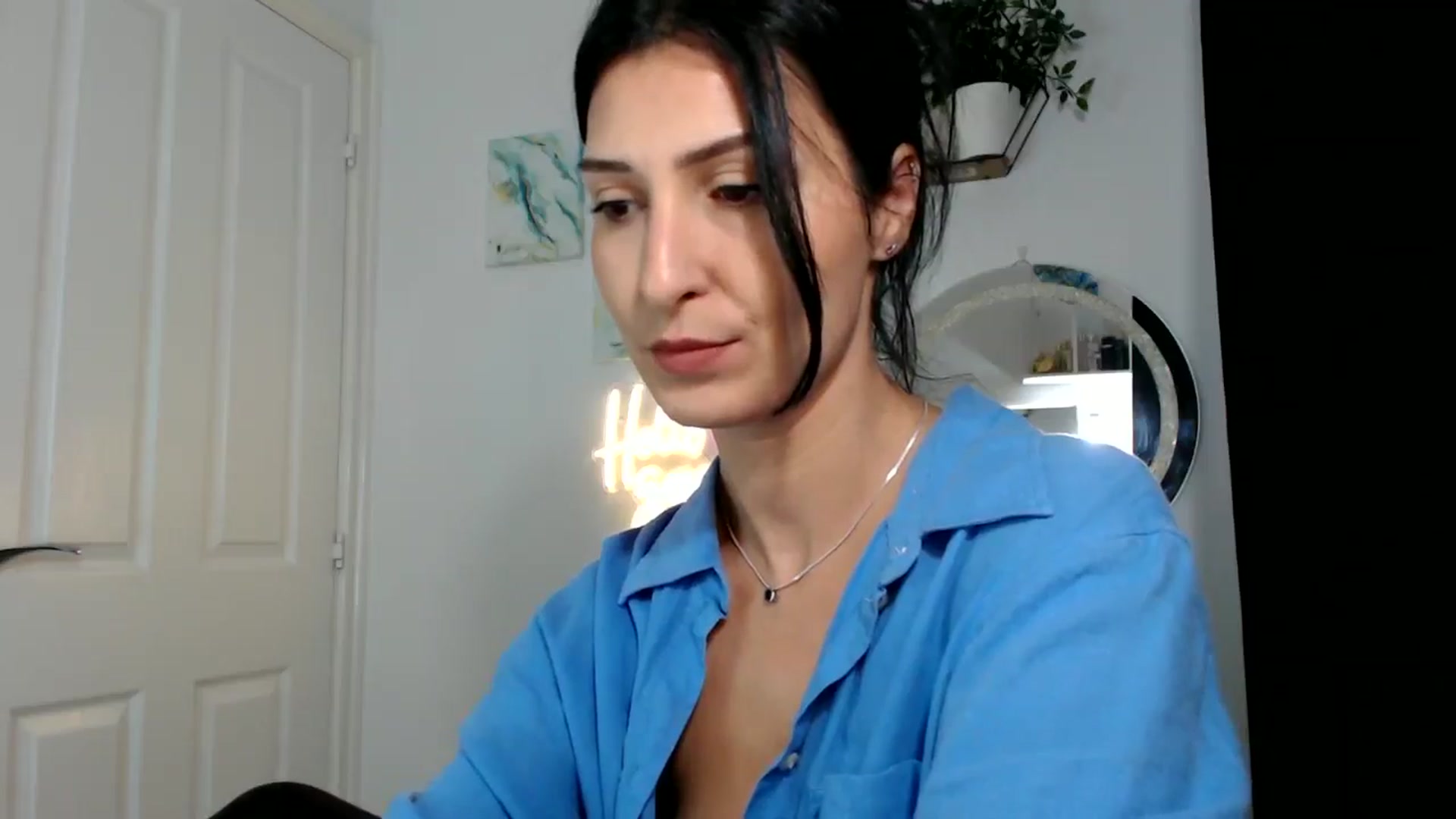 Gallery image thumbnail from MissLeanne's myfreecams stream on, 09/10/2025, 08:12 image 4 of 20