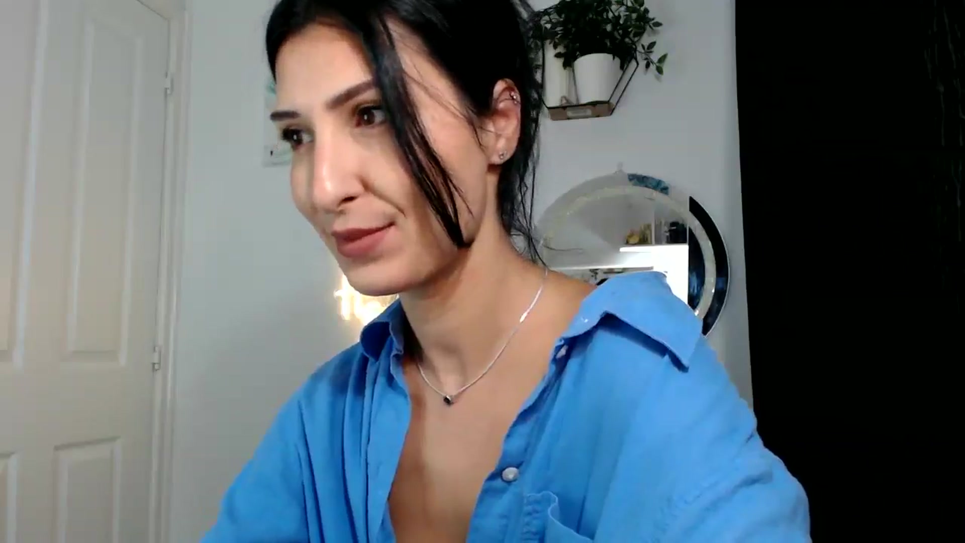 Gallery image thumbnail from MissLeanne's myfreecams stream on, 09/10/2025, 08:12 image 10 of 20