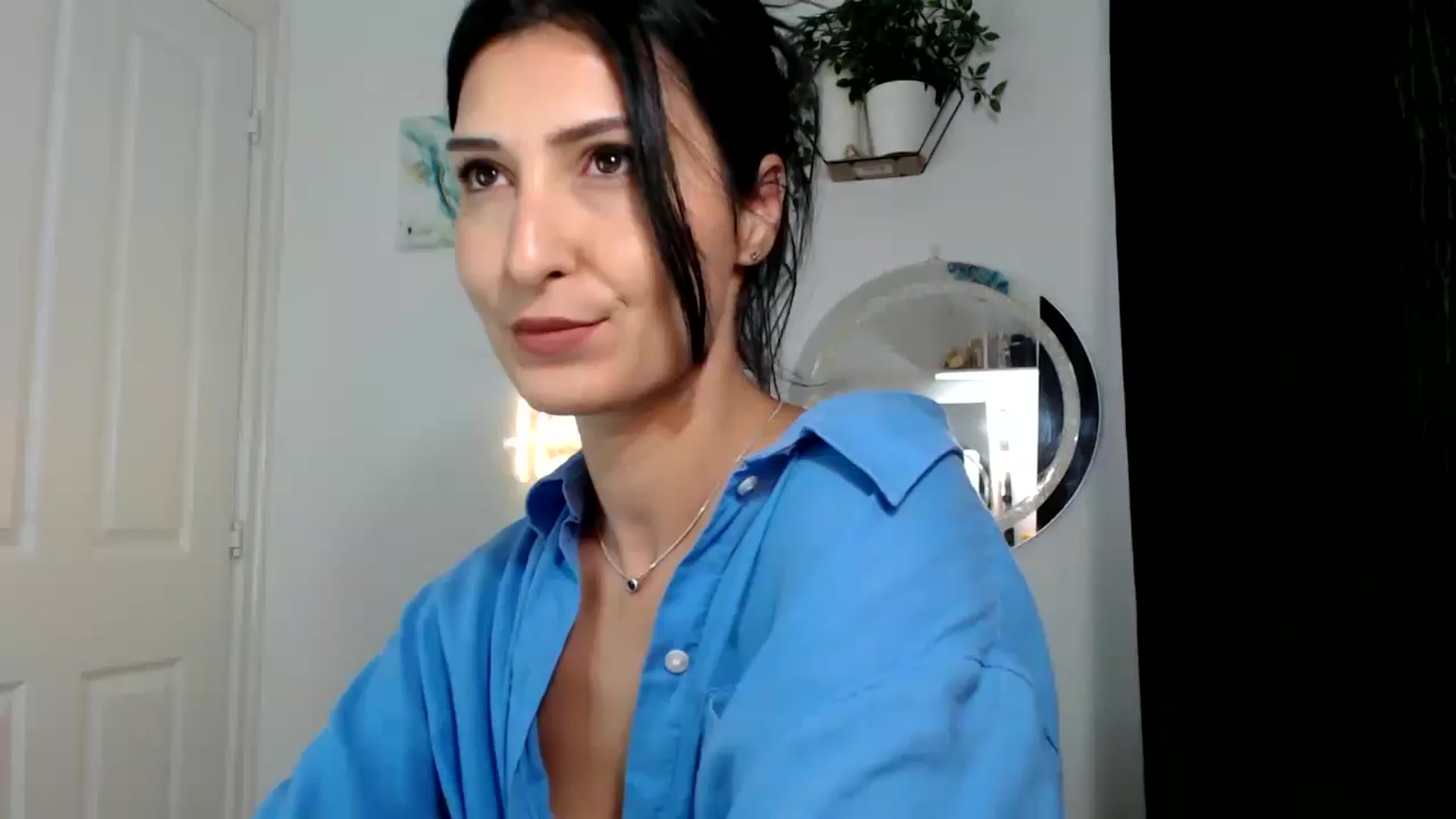 Gallery image thumbnail from MissLeanne's myfreecams stream on, 09/10/2025, 08:12 image 8 of 20
