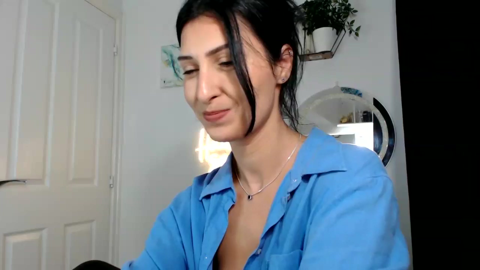 Gallery image thumbnail from MissLeanne's myfreecams stream on, 09/10/2025, 08:12 image 3 of 20