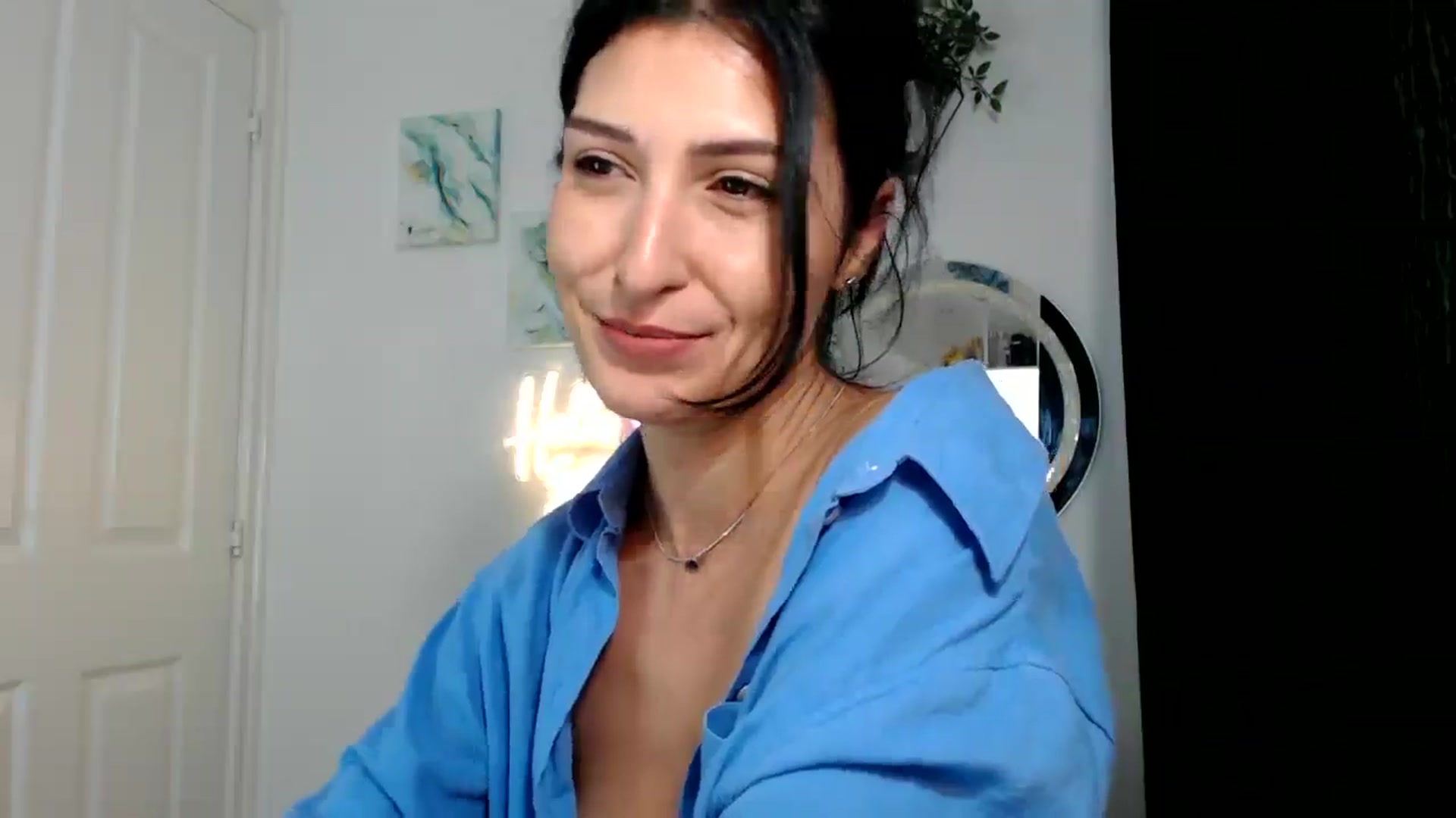 Gallery image thumbnail from MissLeanne's myfreecams stream on, 09/10/2025, 08:12 image 15 of 20