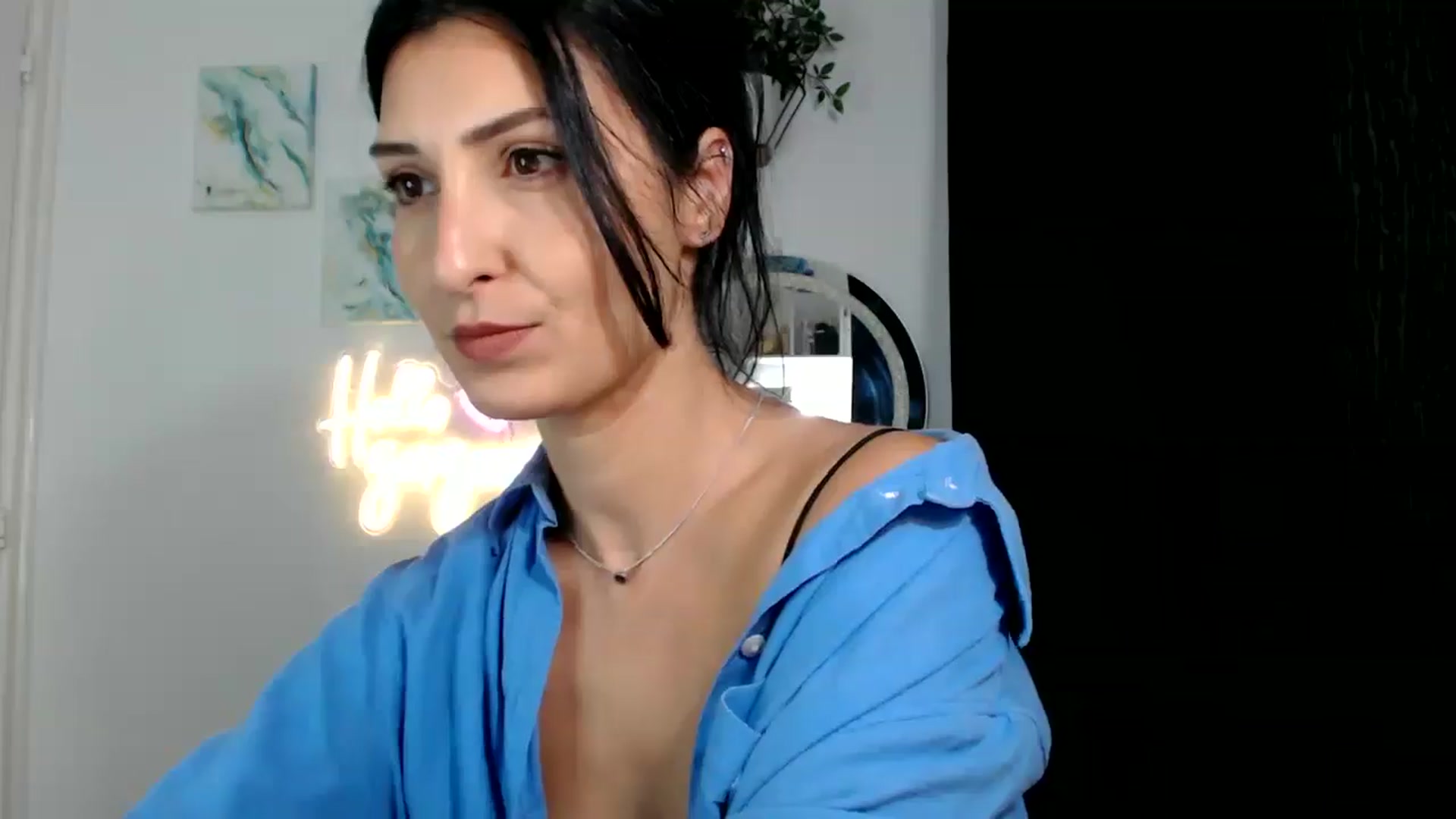 Gallery image thumbnail from MissLeanne's myfreecams stream on, 09/10/2025, 08:58 image 9 of 20
