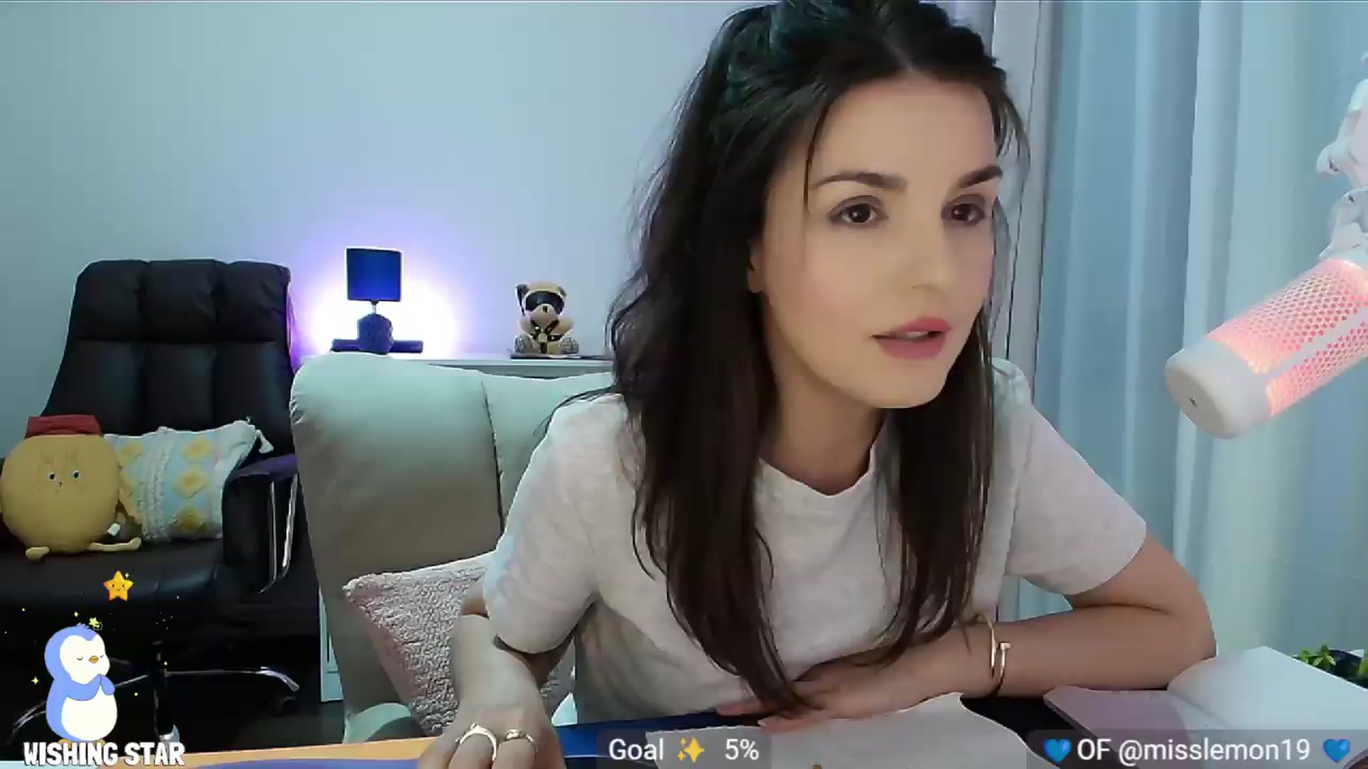 Gallery image thumbnail from MissLemonOG's myfreecams stream on, 08/15/2026, 20:25 image 18 of 20