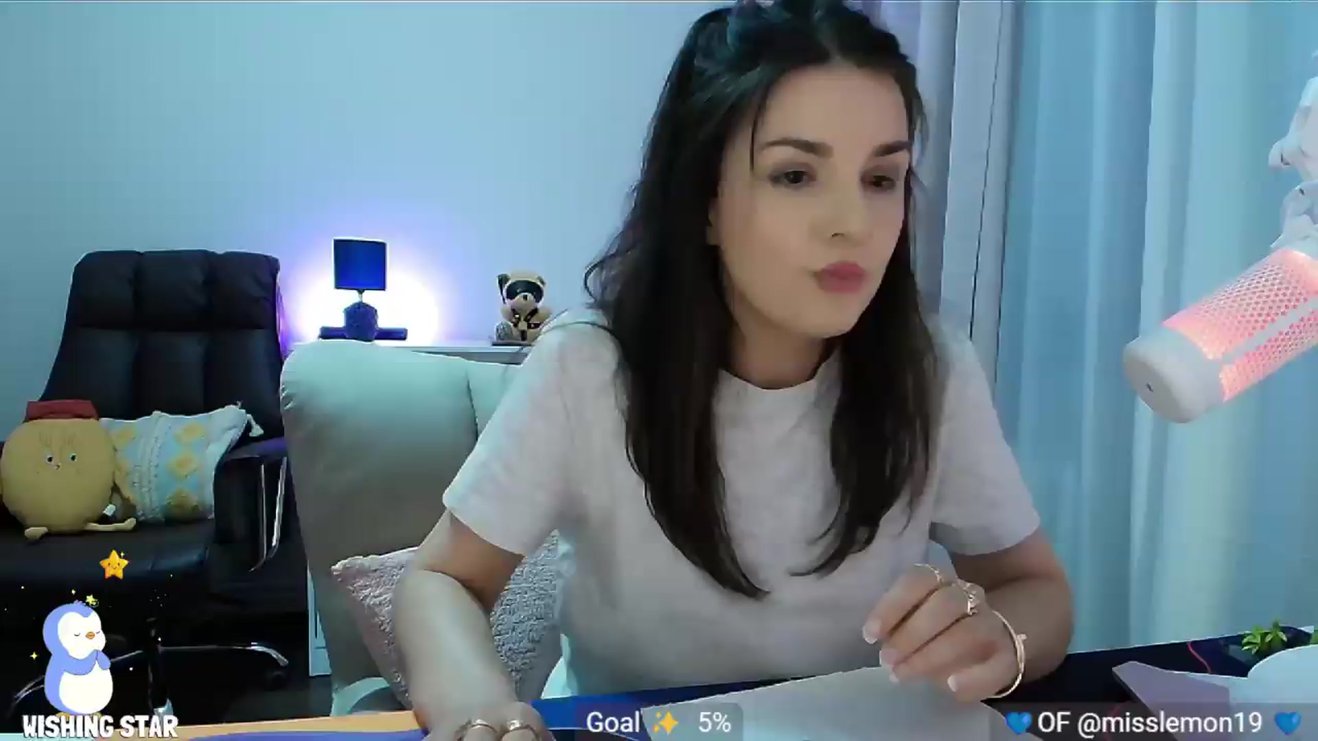 Gallery image thumbnail from MissLemonOG's myfreecams stream on, 08/15/2026, 20:25 image 19 of 20