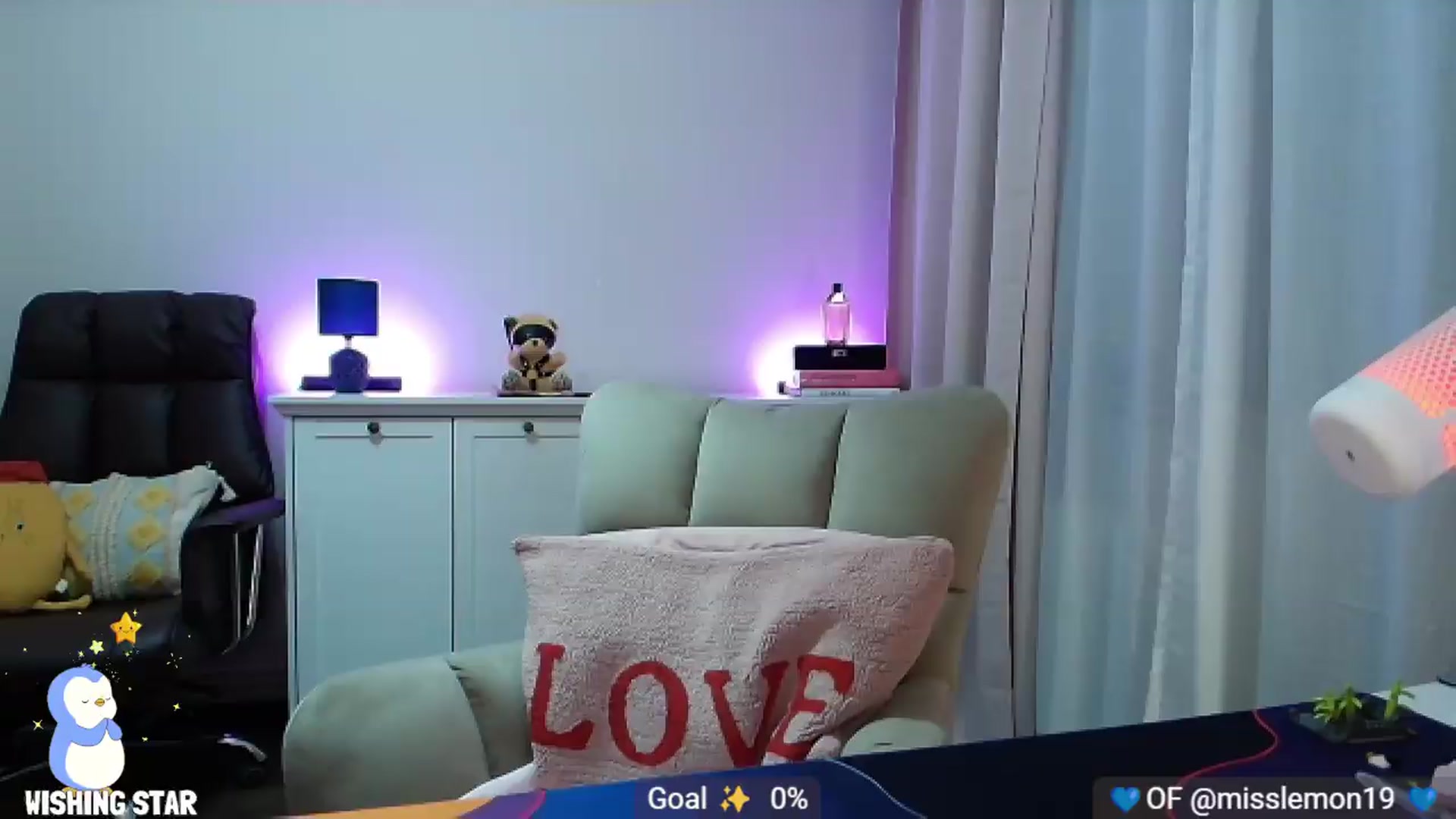Gallery image thumbnail from MissLemonOG's myfreecams stream on, 08/16/2026, 16:33 image 5 of 20