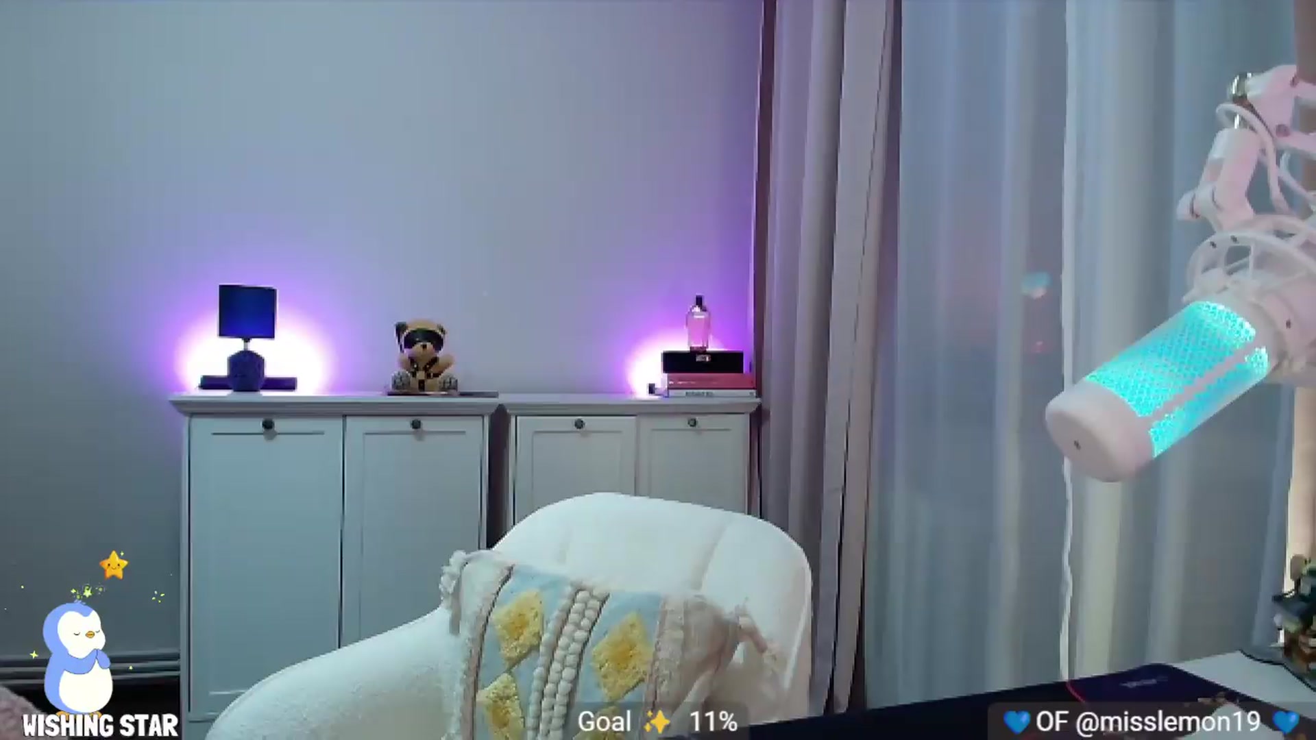 Gallery image thumbnail from MissLemonOG's myfreecams stream on, 09/08/2026, 21:05 image 12 of 20