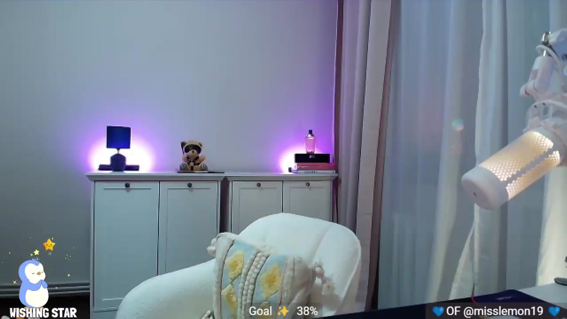 Gallery image thumbnail from MissLemonOG's myfreecams stream on, 09/12/2026, 19:24 image 10 of 20