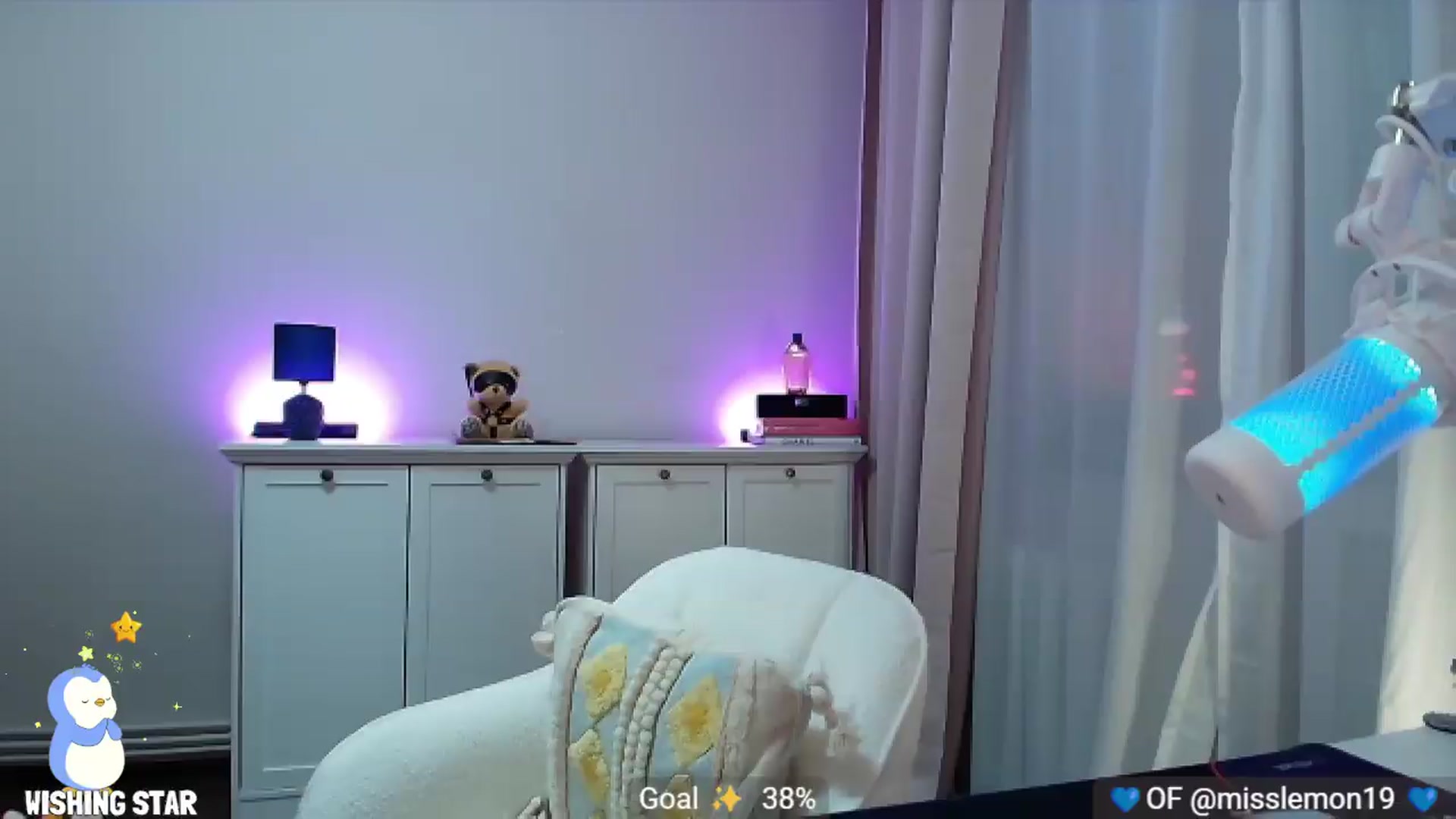 Gallery image thumbnail from MissLemonOG's myfreecams stream on, 09/12/2026, 19:24 image 9 of 20