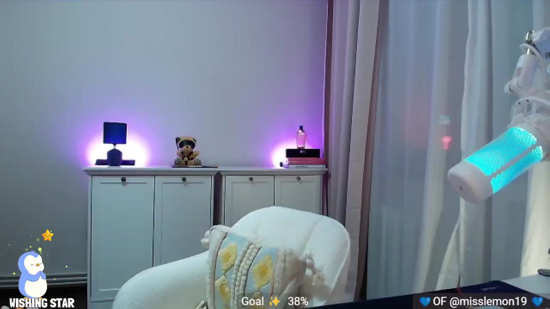 Gallery image thumbnail from MissLemonOG's myfreecams stream on, 09/12/2026, 19:24 image 13 of 20
