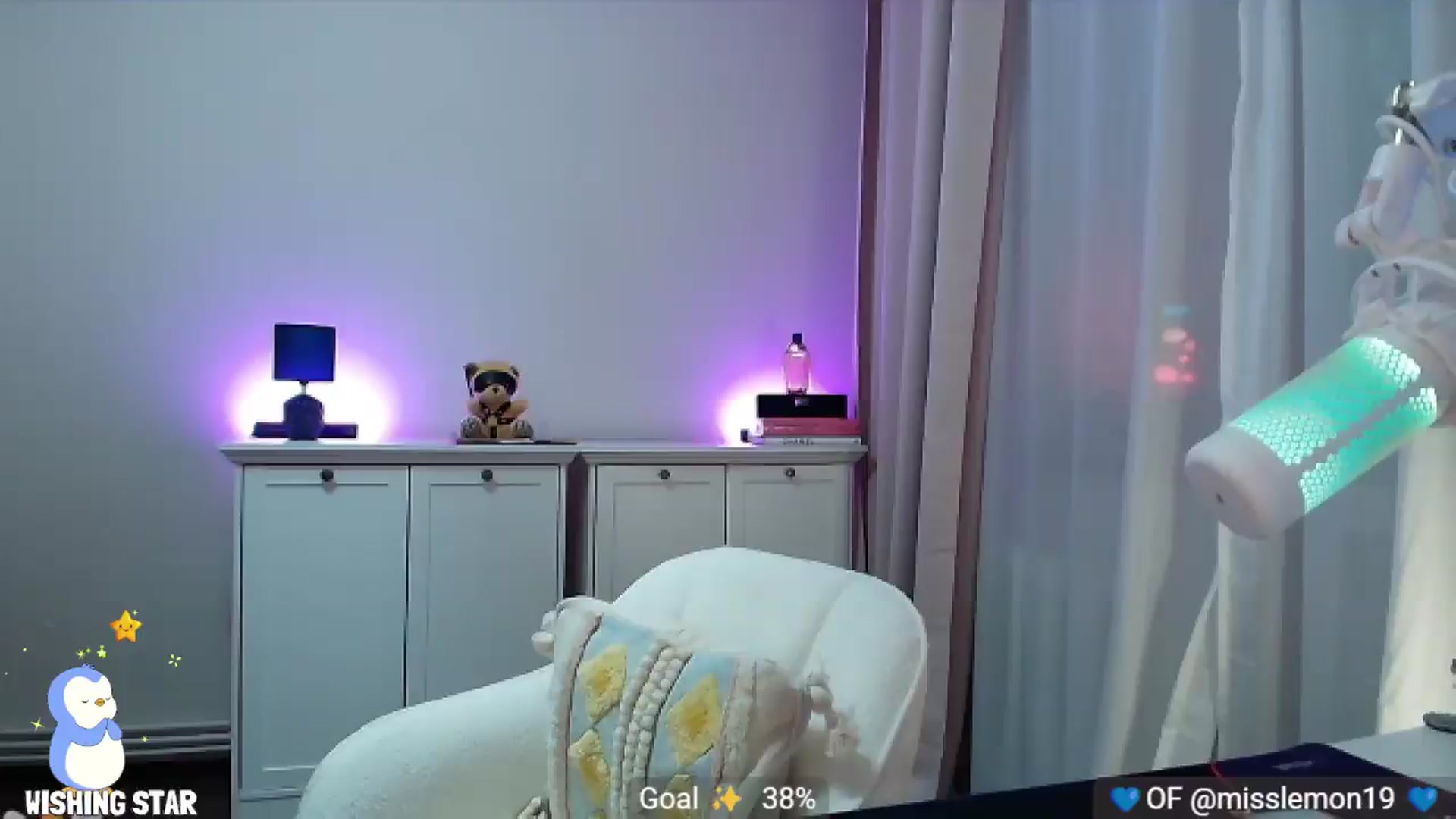 Gallery image thumbnail from MissLemonOG's myfreecams stream on, 09/12/2026, 19:24 image 15 of 20