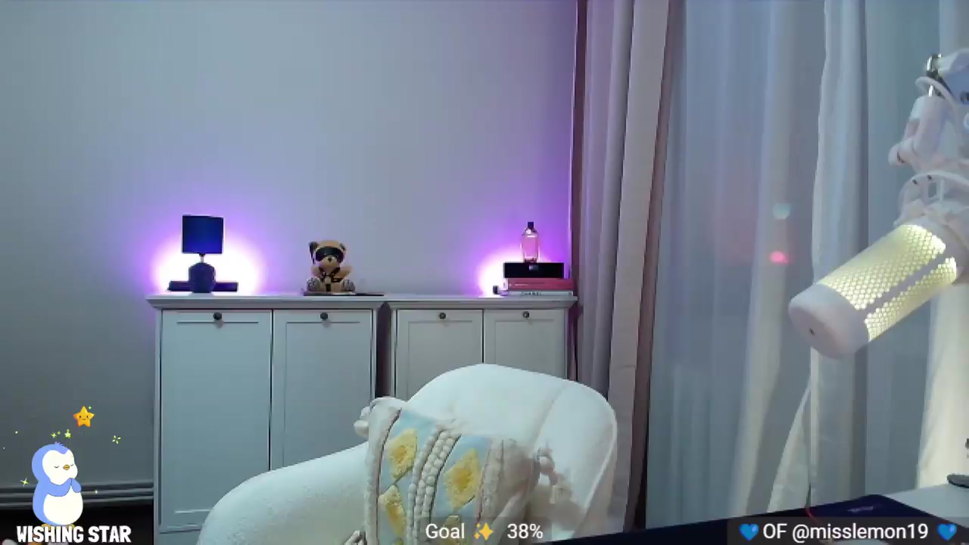 Gallery image thumbnail from MissLemonOG's myfreecams stream on, 09/12/2026, 19:24 image 8 of 20