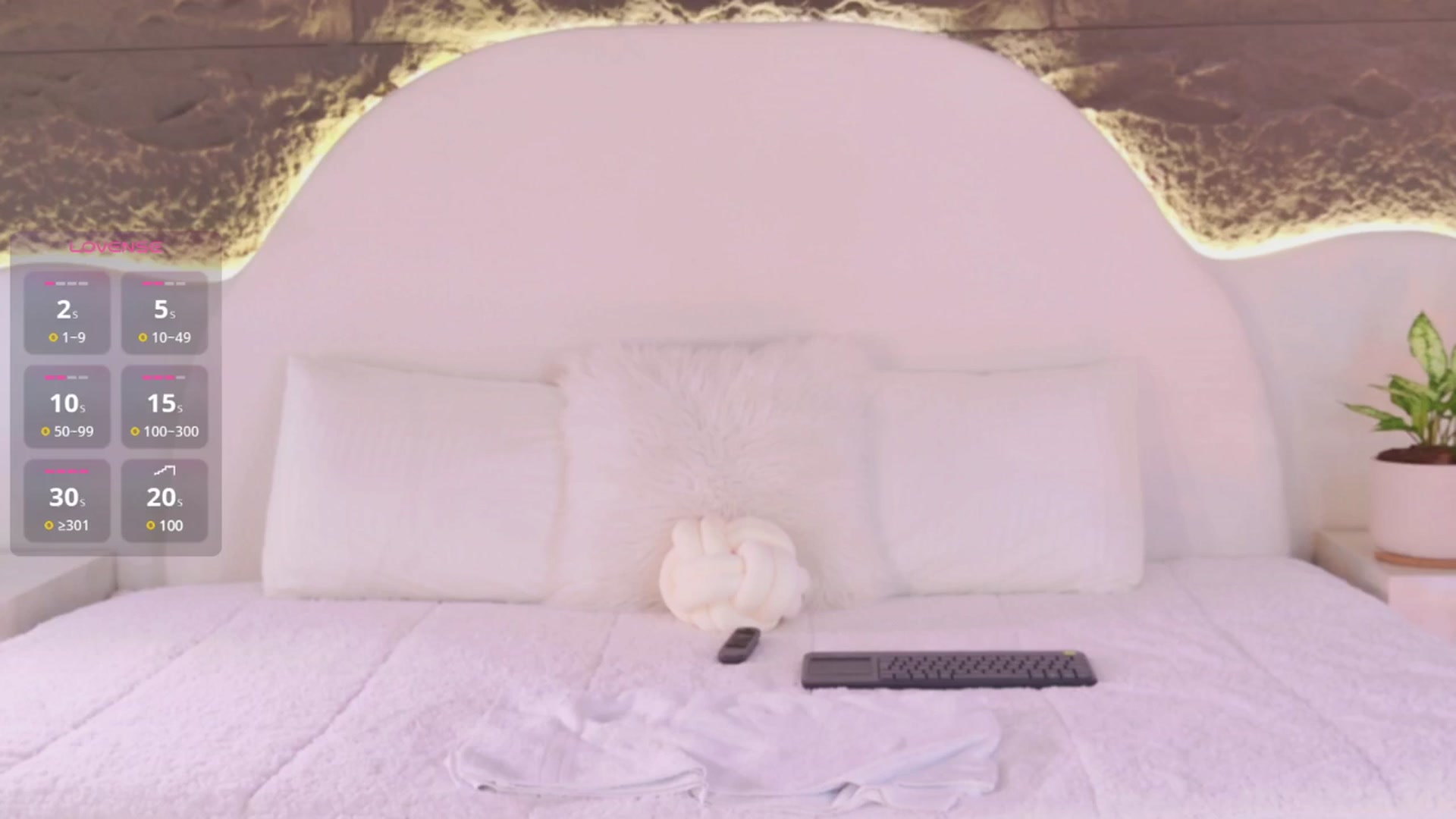 Gallery image thumbnail from MissLove's myfreecams stream on, 08/02/2025, 19:00 image 11 of 20