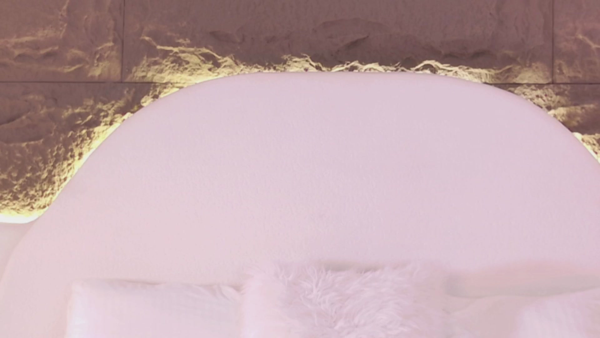 Gallery image thumbnail from MissLove's myfreecams stream on, 08/06/2025, 16:25 image 15 of 20