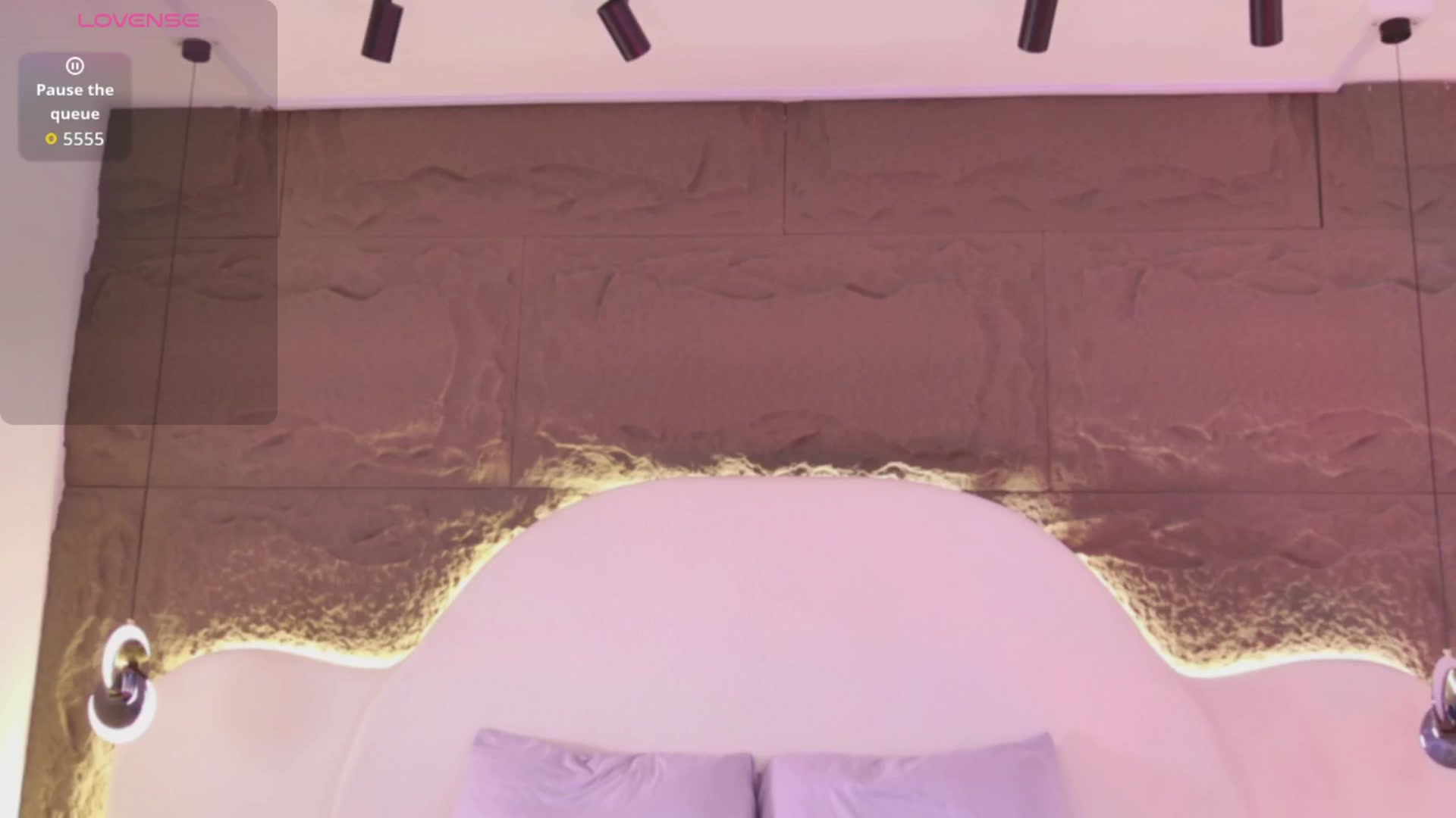 Gallery image thumbnail from MissLove's myfreecams stream on, 08/20/2025, 14:21 image 18 of 20
