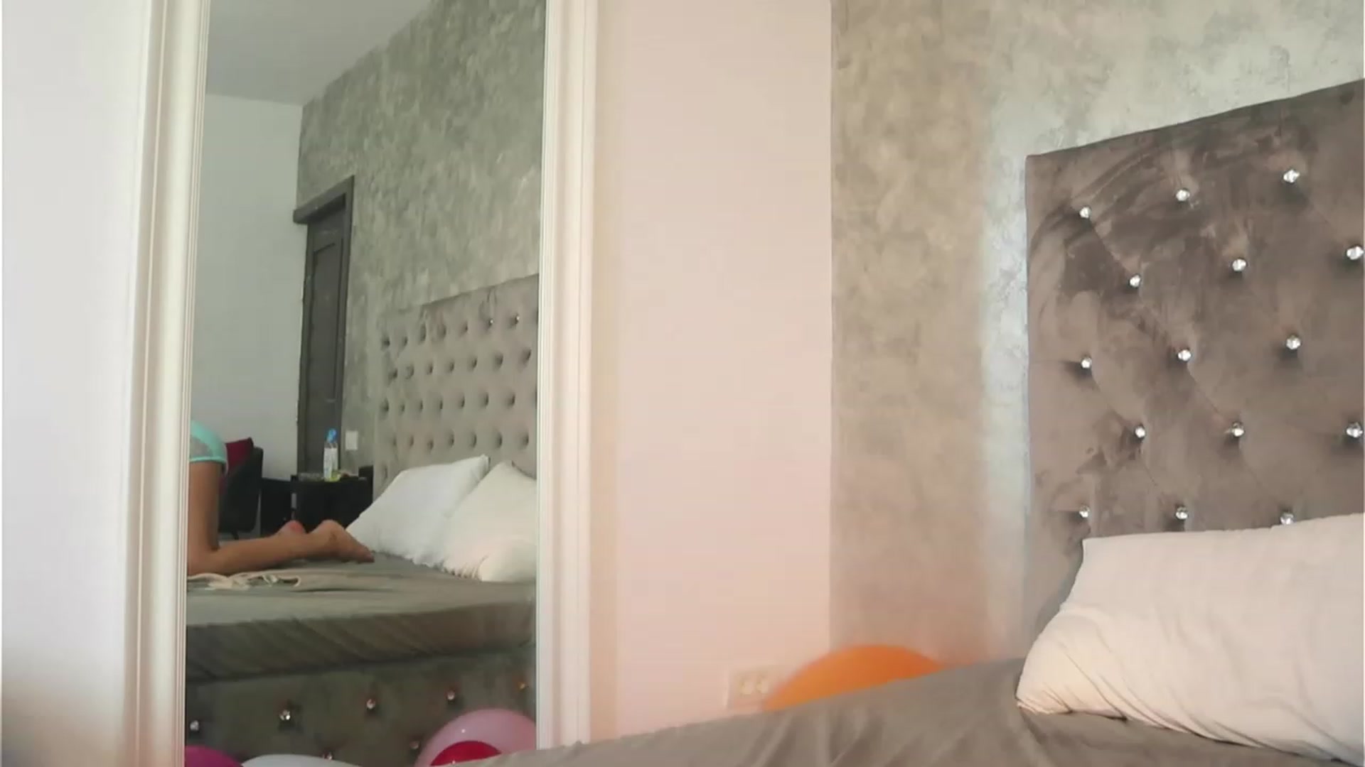 Gallery image thumbnail from MissLullu's myfreecams stream on, 10/06/2023, 13:00 image 6 of 20