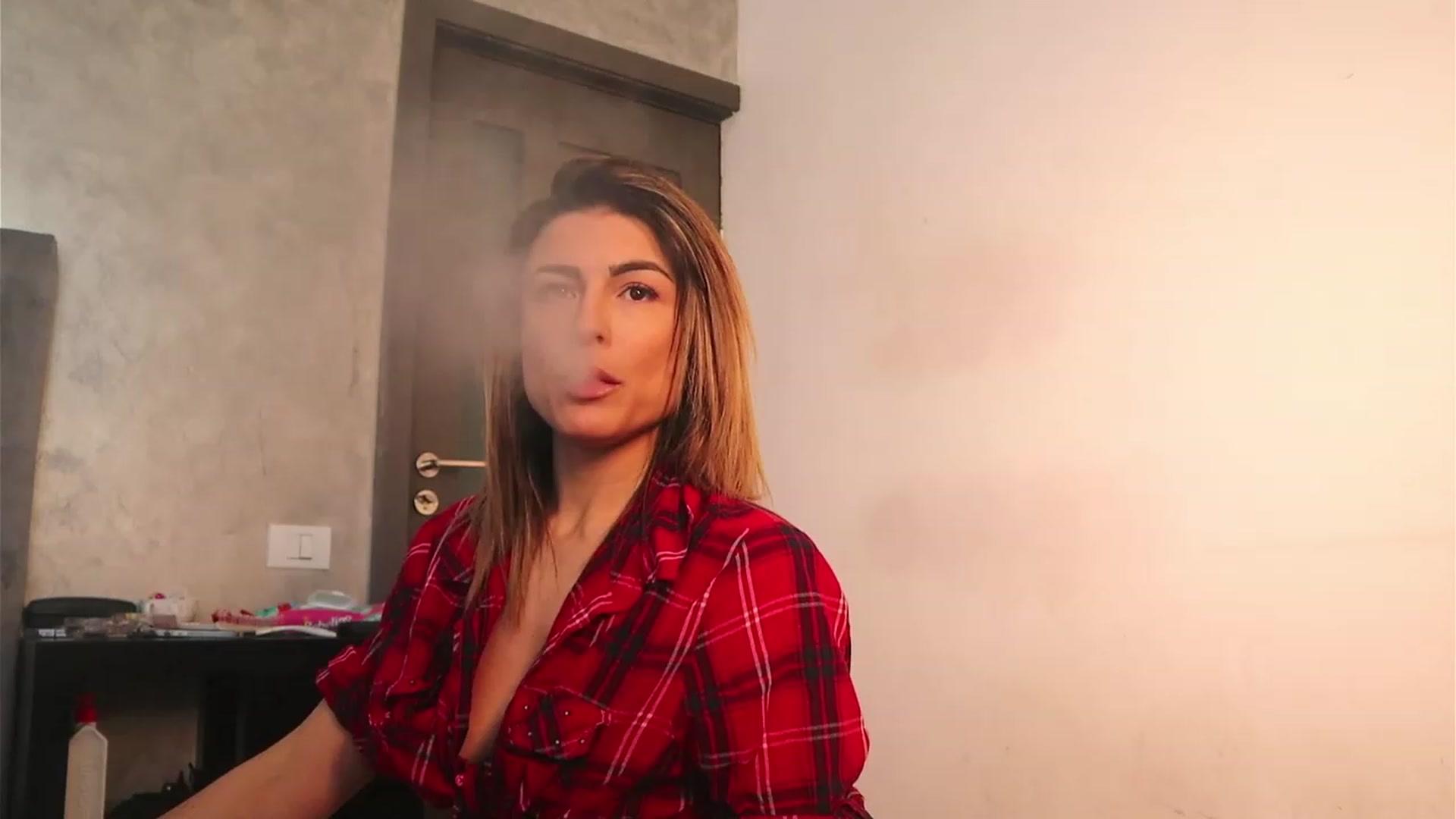 Gallery image thumbnail from MissLullu's myfreecams stream on, 01/10/2024, 08:39 image 13 of 20