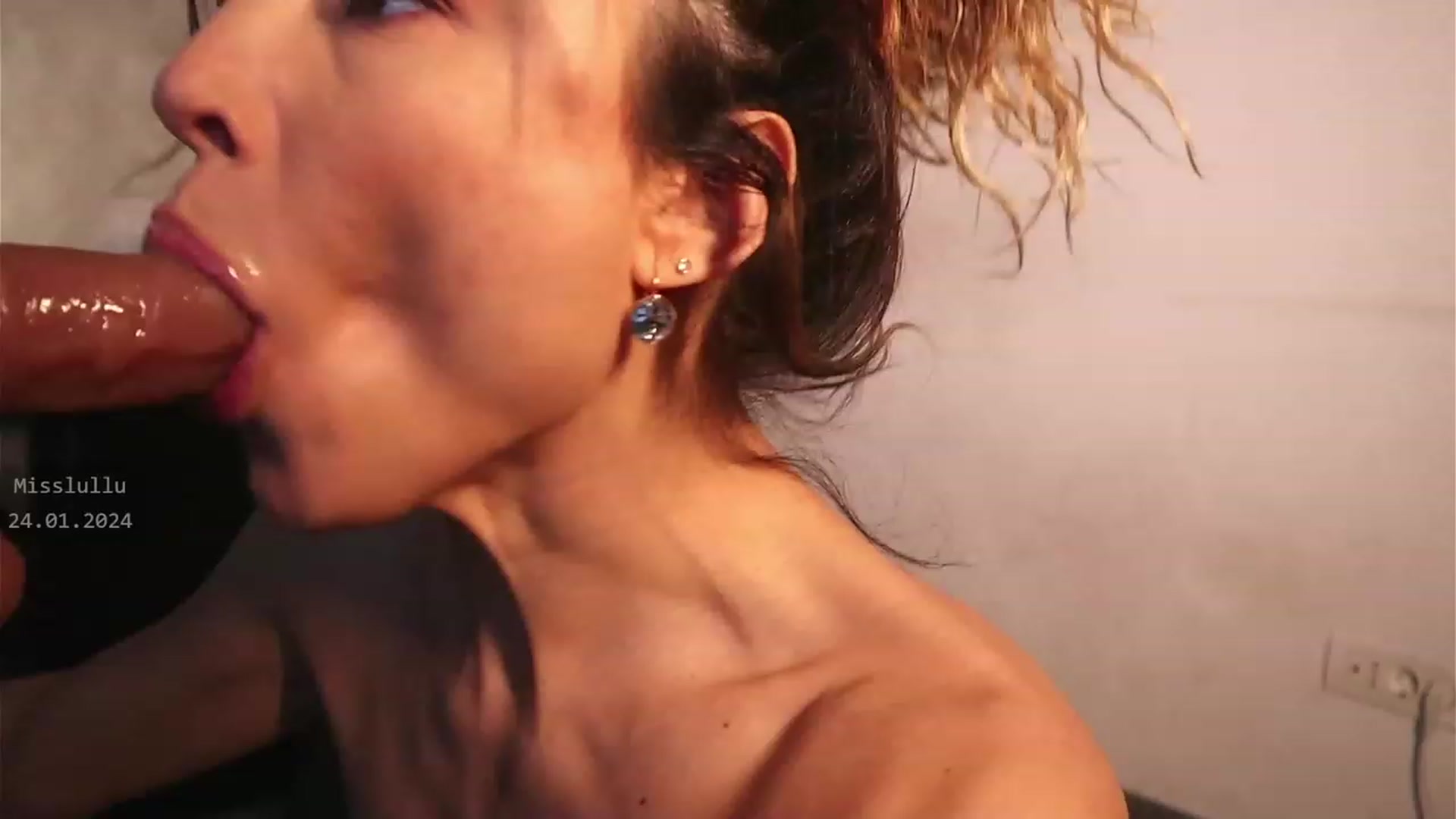 Gallery image thumbnail from MissLullu's myfreecams stream on, 01/24/2024, 06:22 image 14 of 20