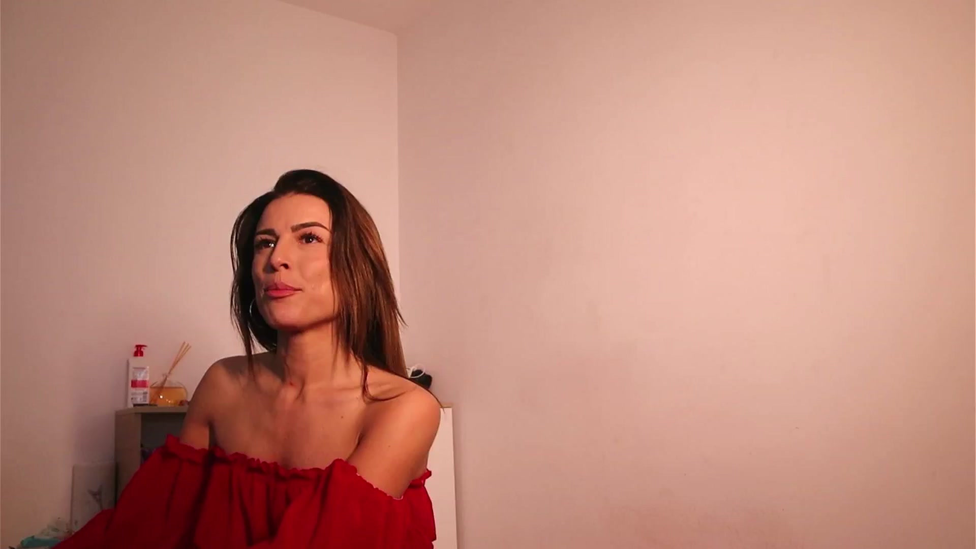 Gallery image thumbnail from MissLullu's myfreecams stream on, 05/24/2024, 12:38 image 12 of 20