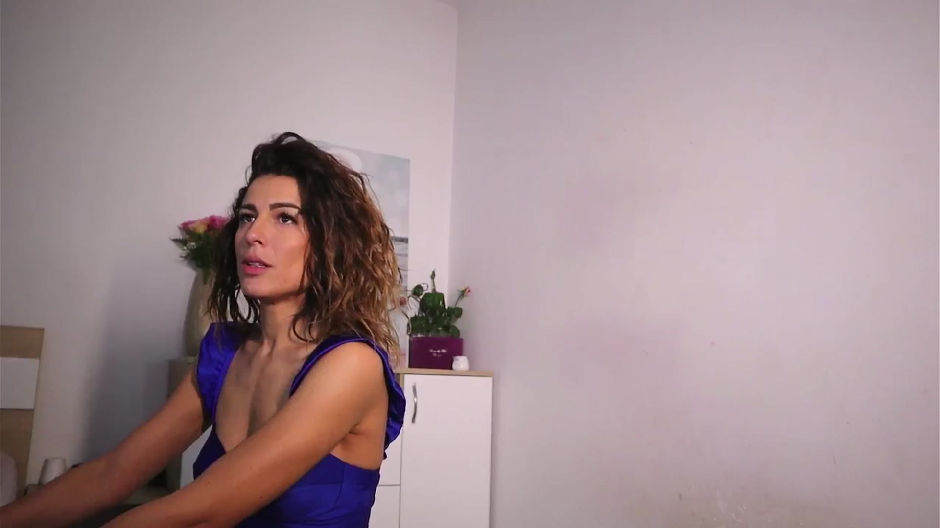 Gallery image thumbnail from MissLullu's myfreecams stream on, 10/08/2024, 11:51 image 6 of 20