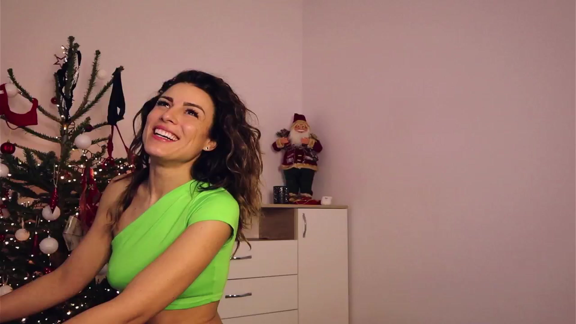 Gallery image thumbnail from MissLullu's myfreecams stream on, 12/23/2024, 17:56 image 5 of 20