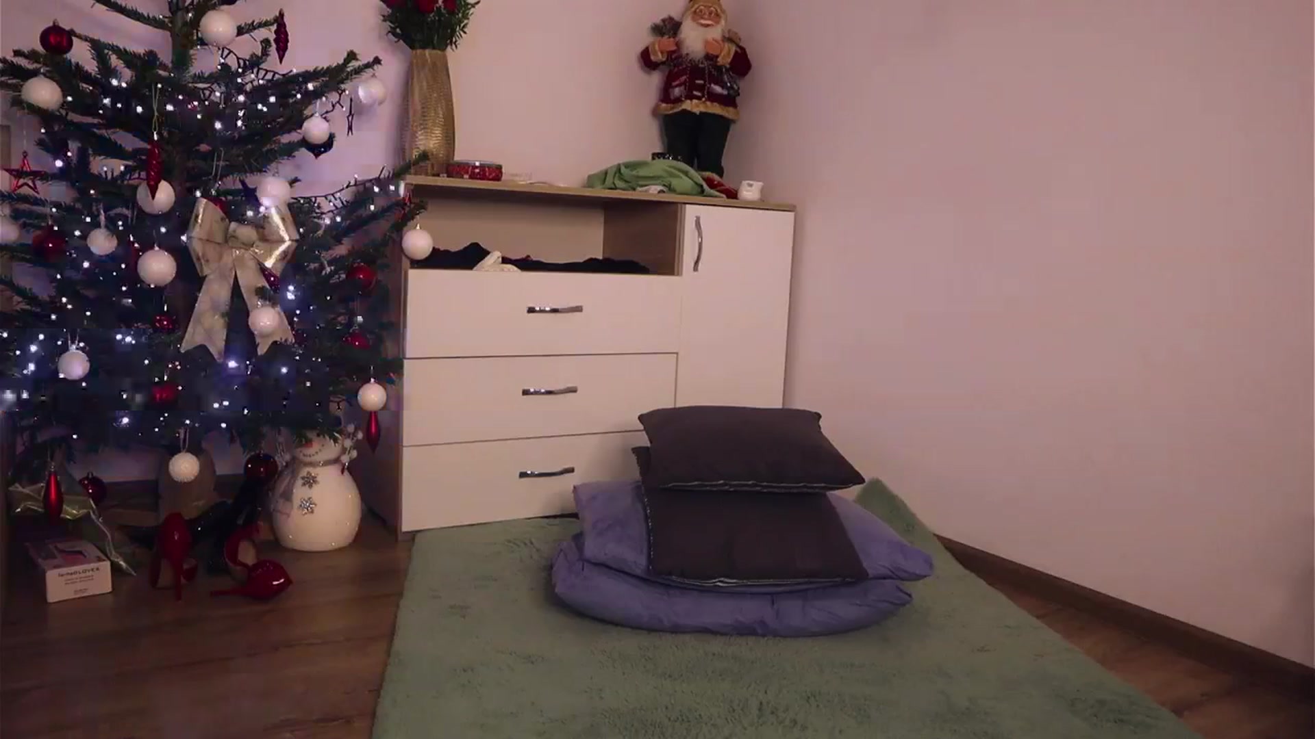 Gallery image thumbnail from MissLullu's myfreecams stream on, 12/27/2024, 15:39 image 12 of 20
