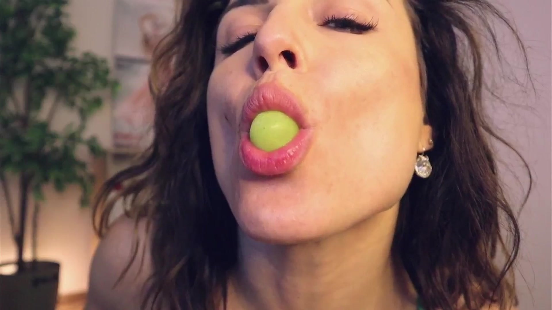 Gallery image thumbnail from MissLullu's myfreecams stream on, 01/16/2025, 14:32 image 3 of 20